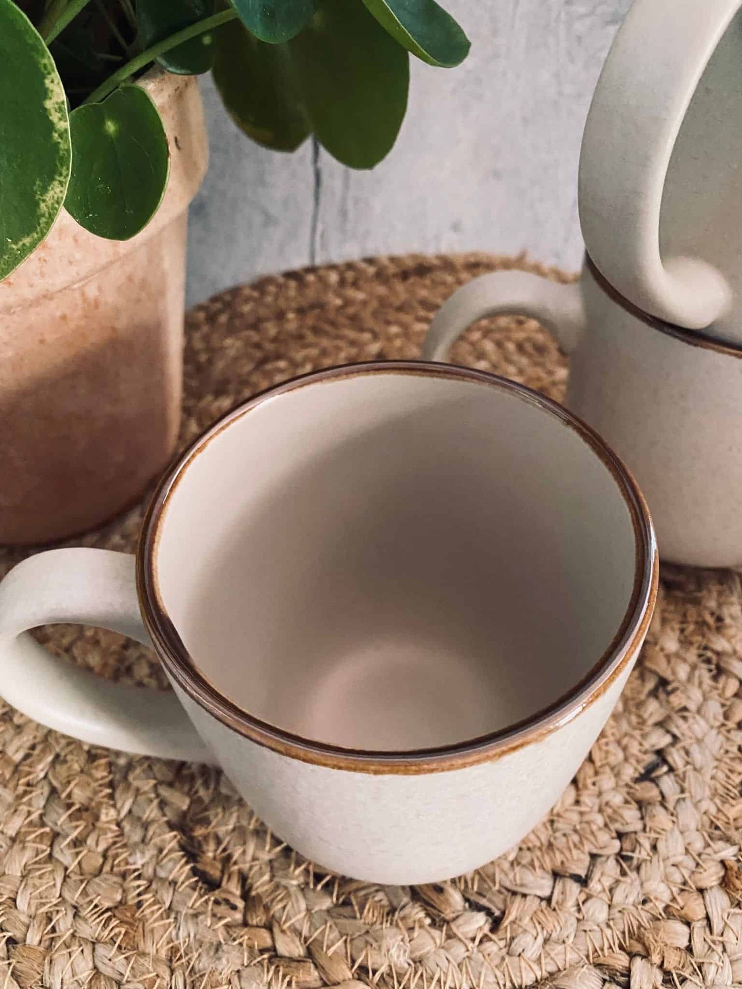 Krus i stentøj - Nordic creme - VIAMAJA.DK