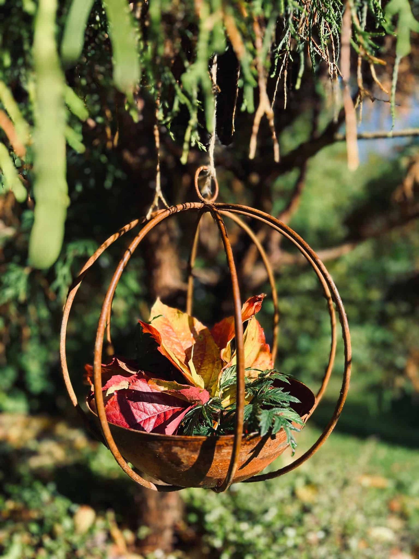 Kugle ophæng med skål - VIAMAJA.DK