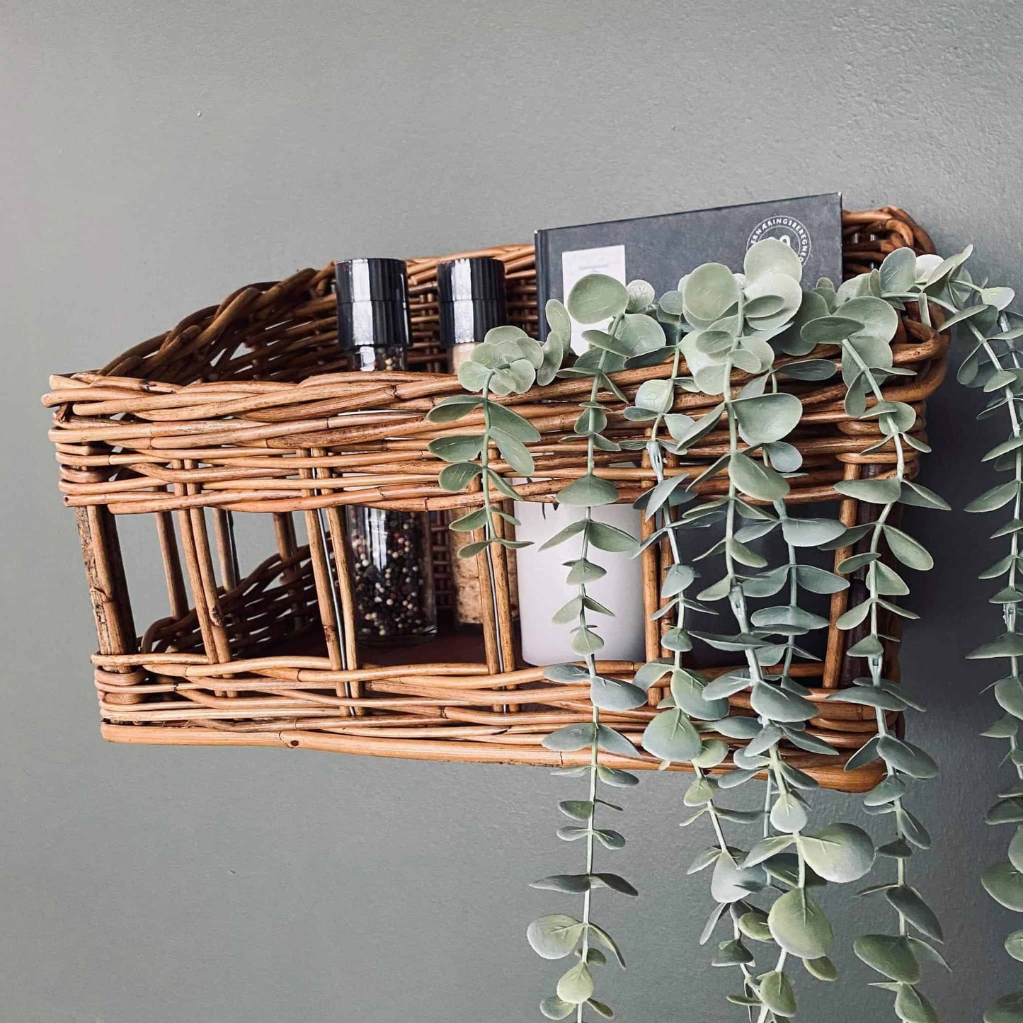 Kurv / hylde - rummelig opbevaring - VIAMAJA