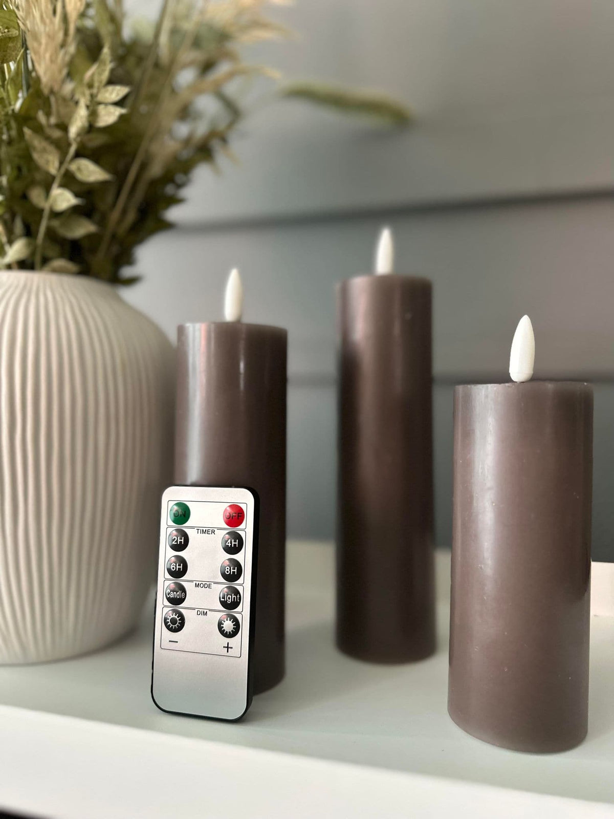 LED Bloklys / Taupe grå 3 stk – Inkl. fjernbetjening - VIAMAJA.DK