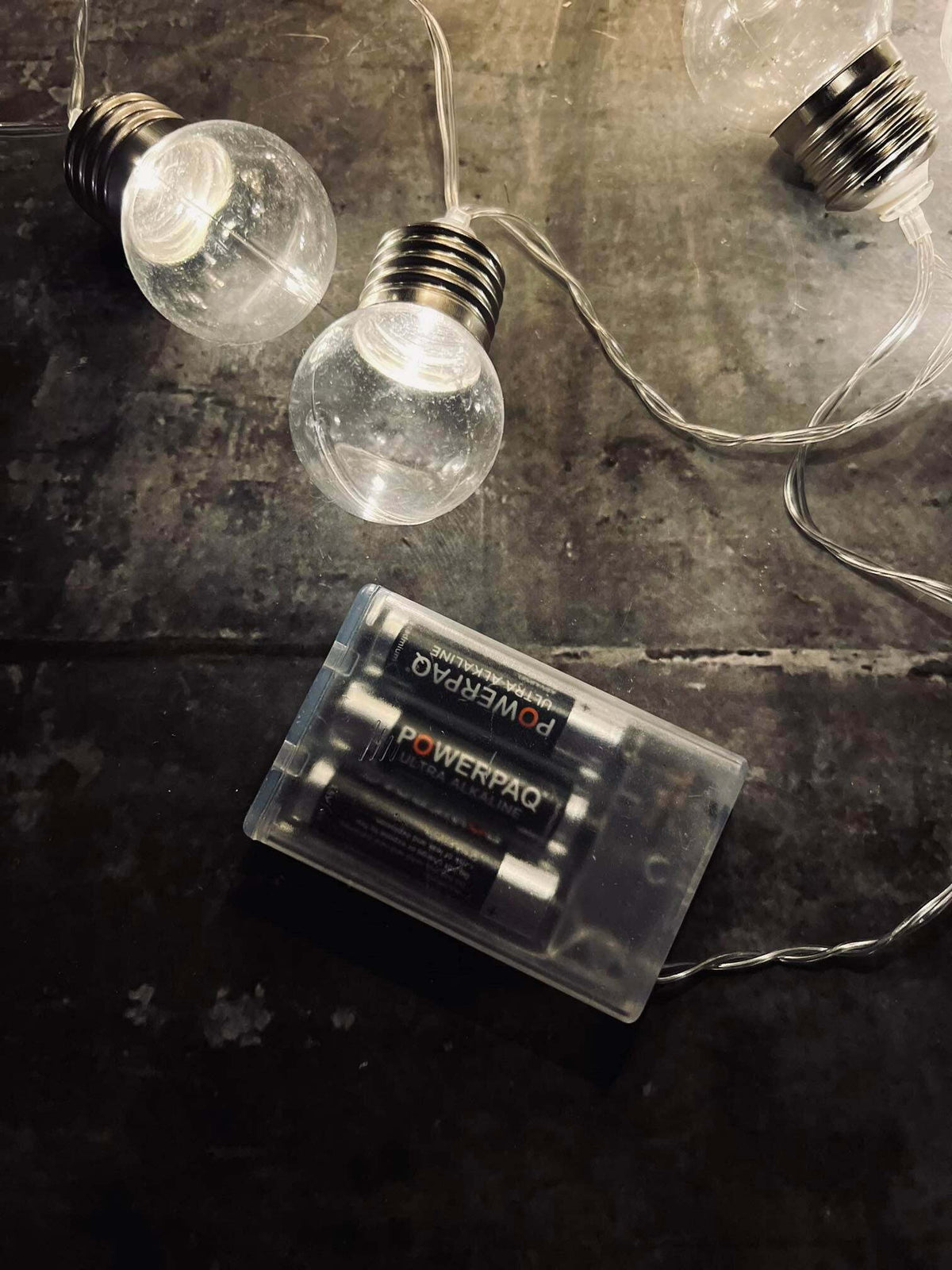 Lyskæde med 30 LED Lys - Batteriboks - VIAMAJA.DK