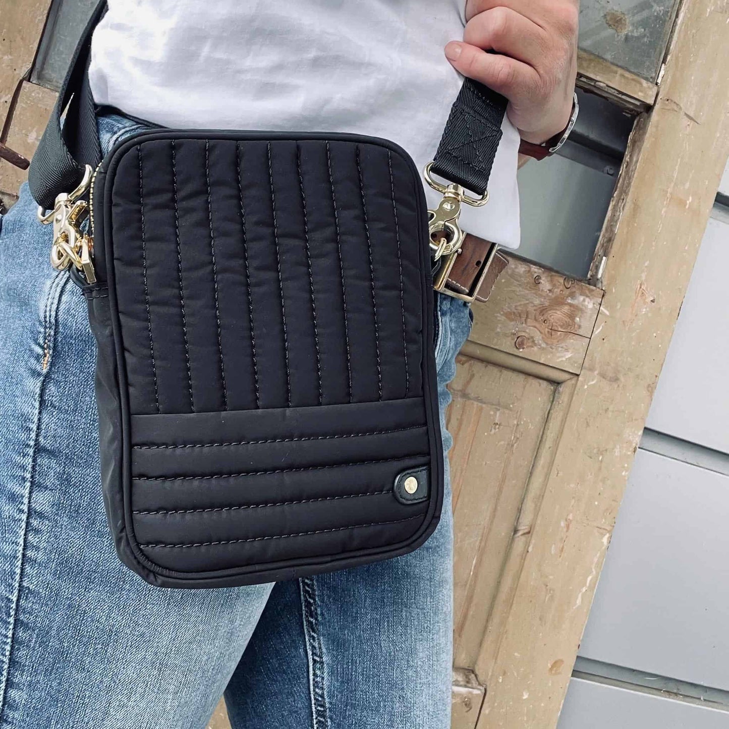 Mobiltaske - BLACK Recycle kollektion af plasticflasker - VIAMAJA.DK