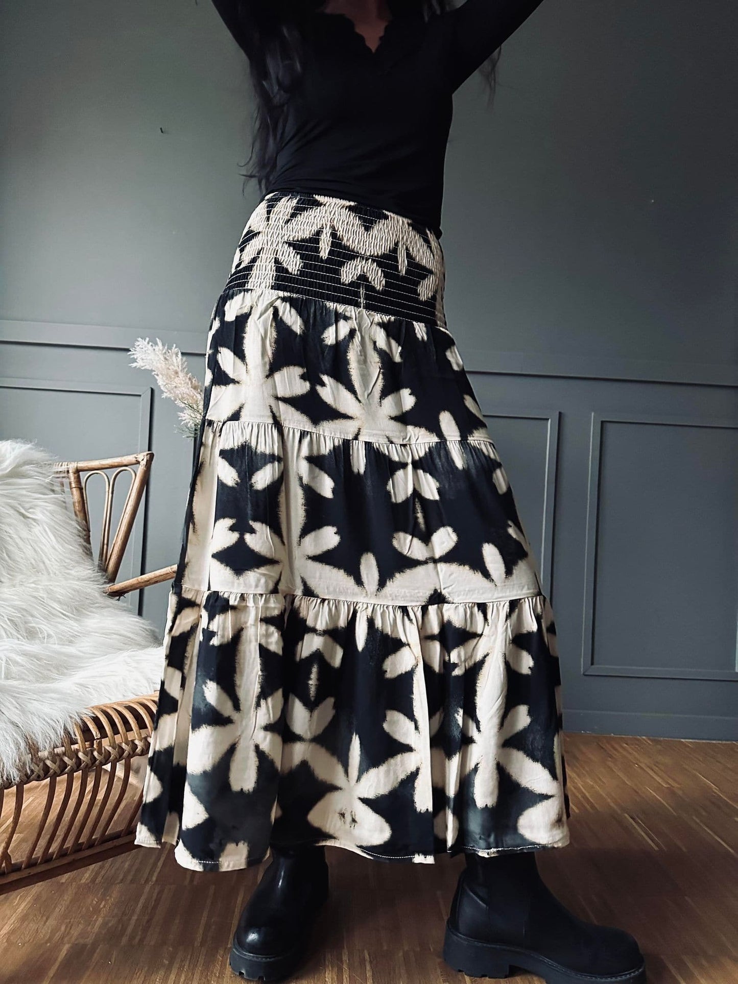 Nederdel Boho Leaf black - VIAMAJA.DK