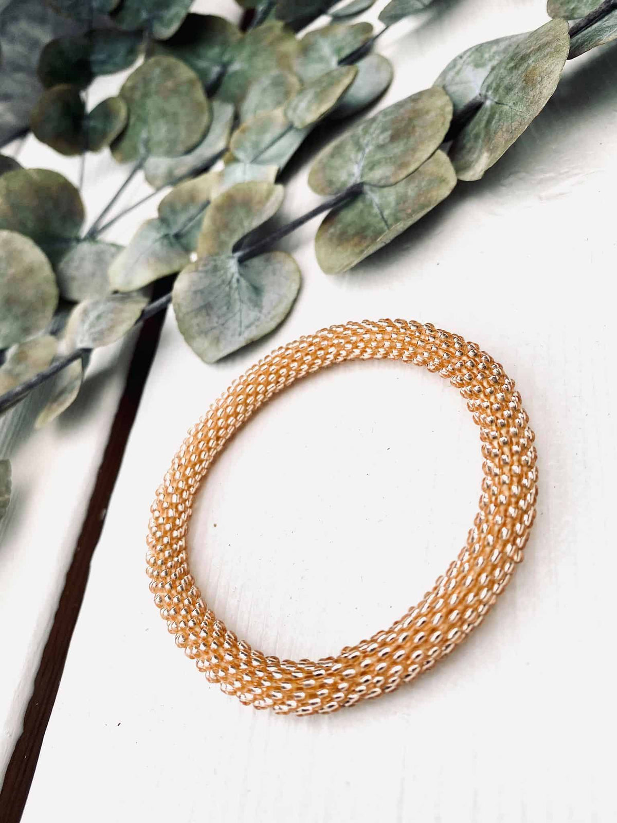 Nepal armbånd – Gylden "MUST HAVE" - VIAMAJA.DK