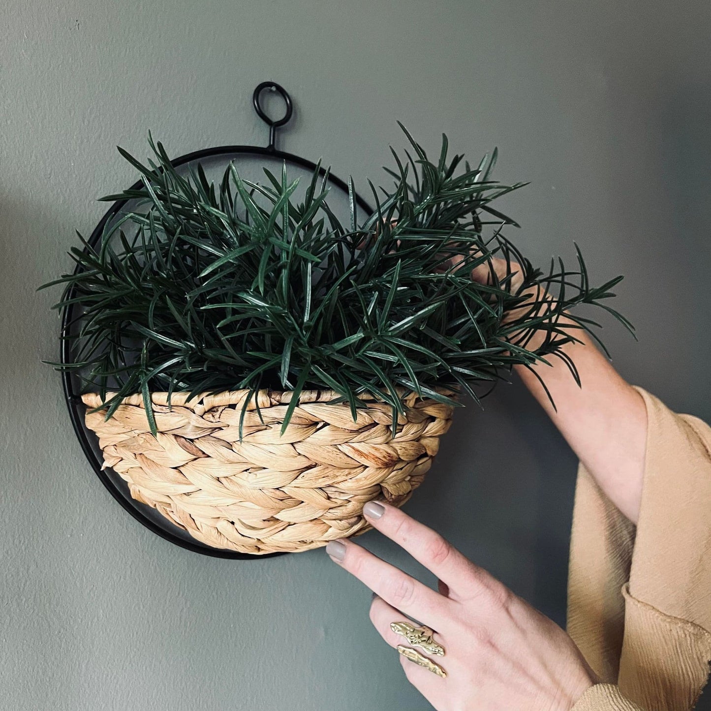 Ophæng med plantekurv - Mellem - VIAMAJA.DK