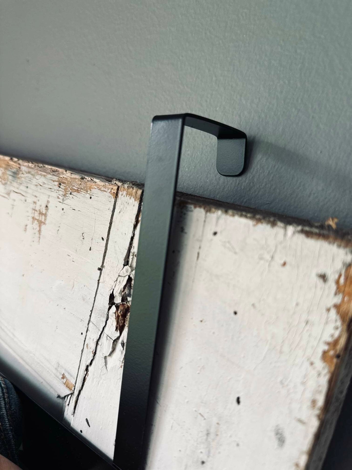 Ophæng til dør - Sort metal - VIAMAJA.DK