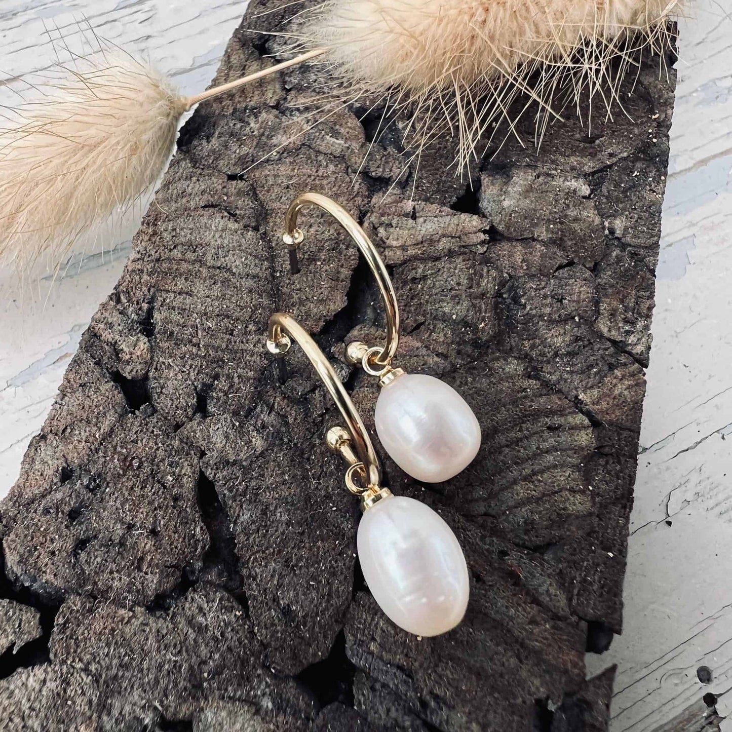 Øreringe ELLA - Guld med ferskvandsperler - VIAMAJA.DK