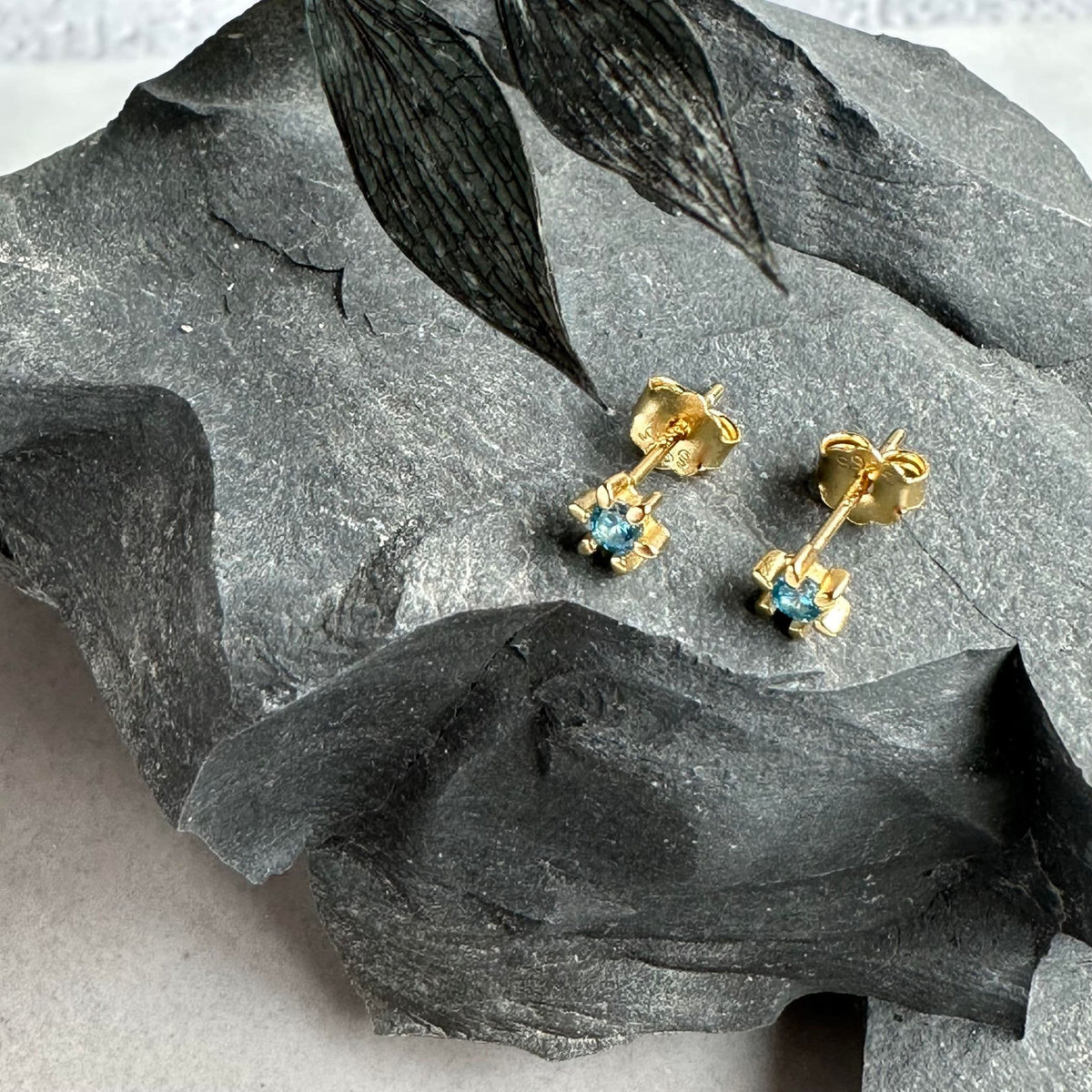Ørestikker GIA – Blue 18K forgyldt - VIAMAJA.DK
