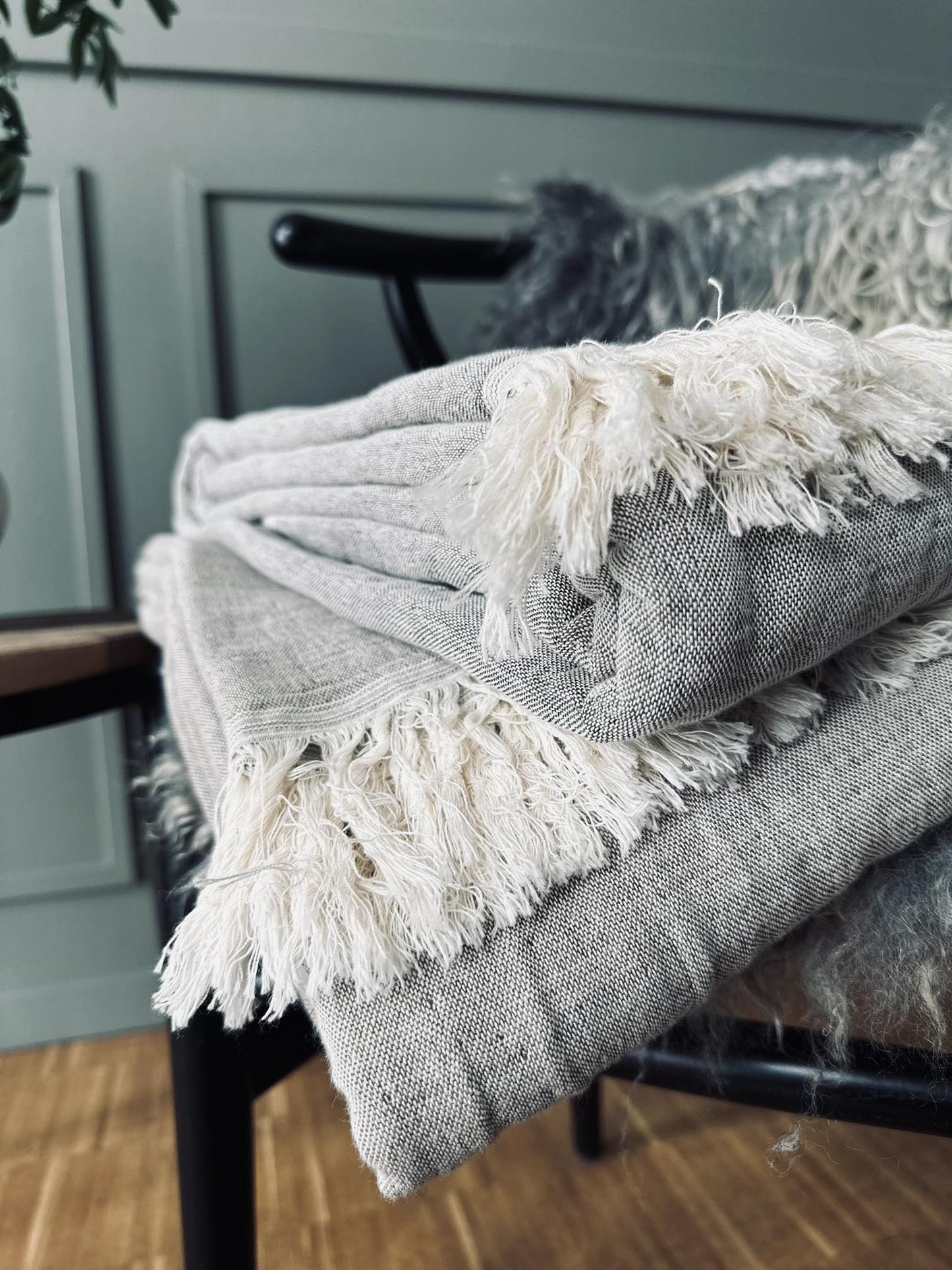 Plaid vævet med kork – Nature grey mix - VIAMAJA.DK