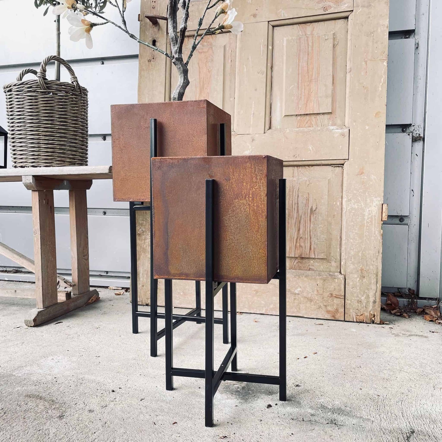 Plantekasse sæt af 2 – Rust med sorte ben - VIAMAJA.DK