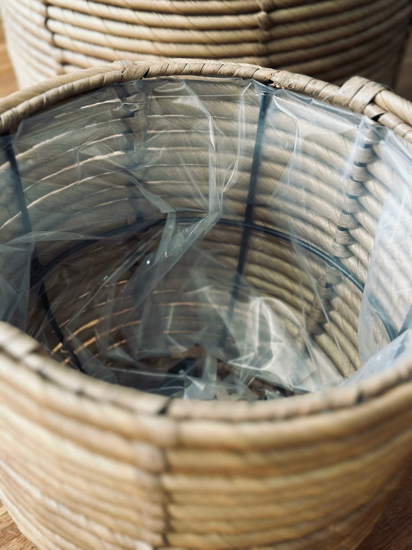 Plantekurve RATTAN – Sæt med 3 størrelser - VIAMAJA.DK