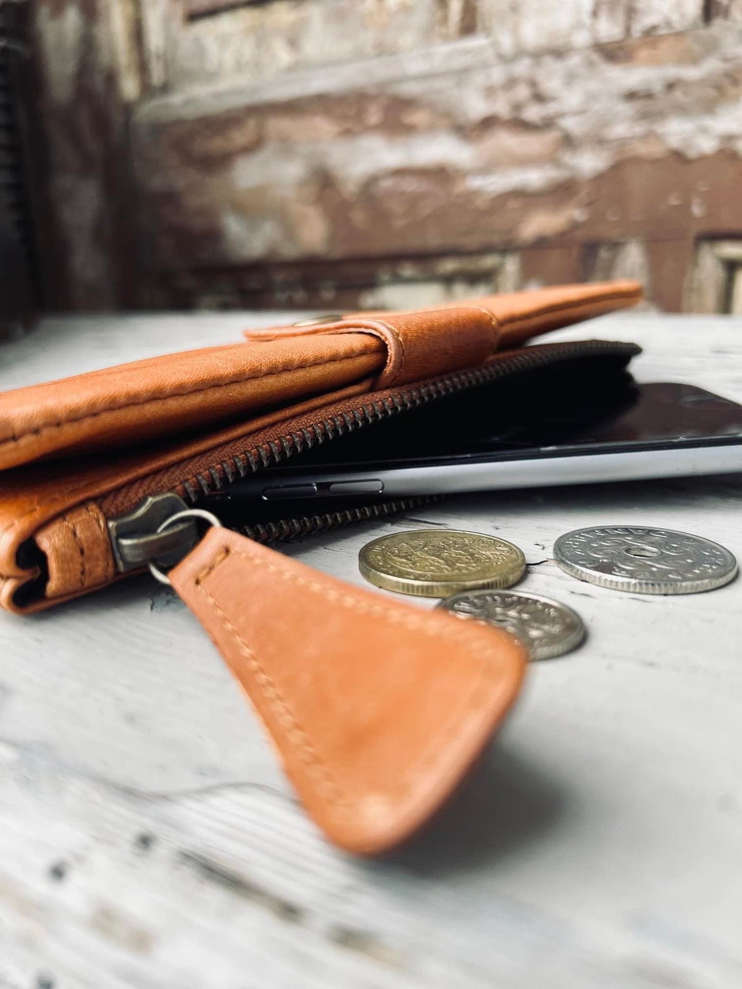 Pung - Molly walnut - VIAMAJA.DK