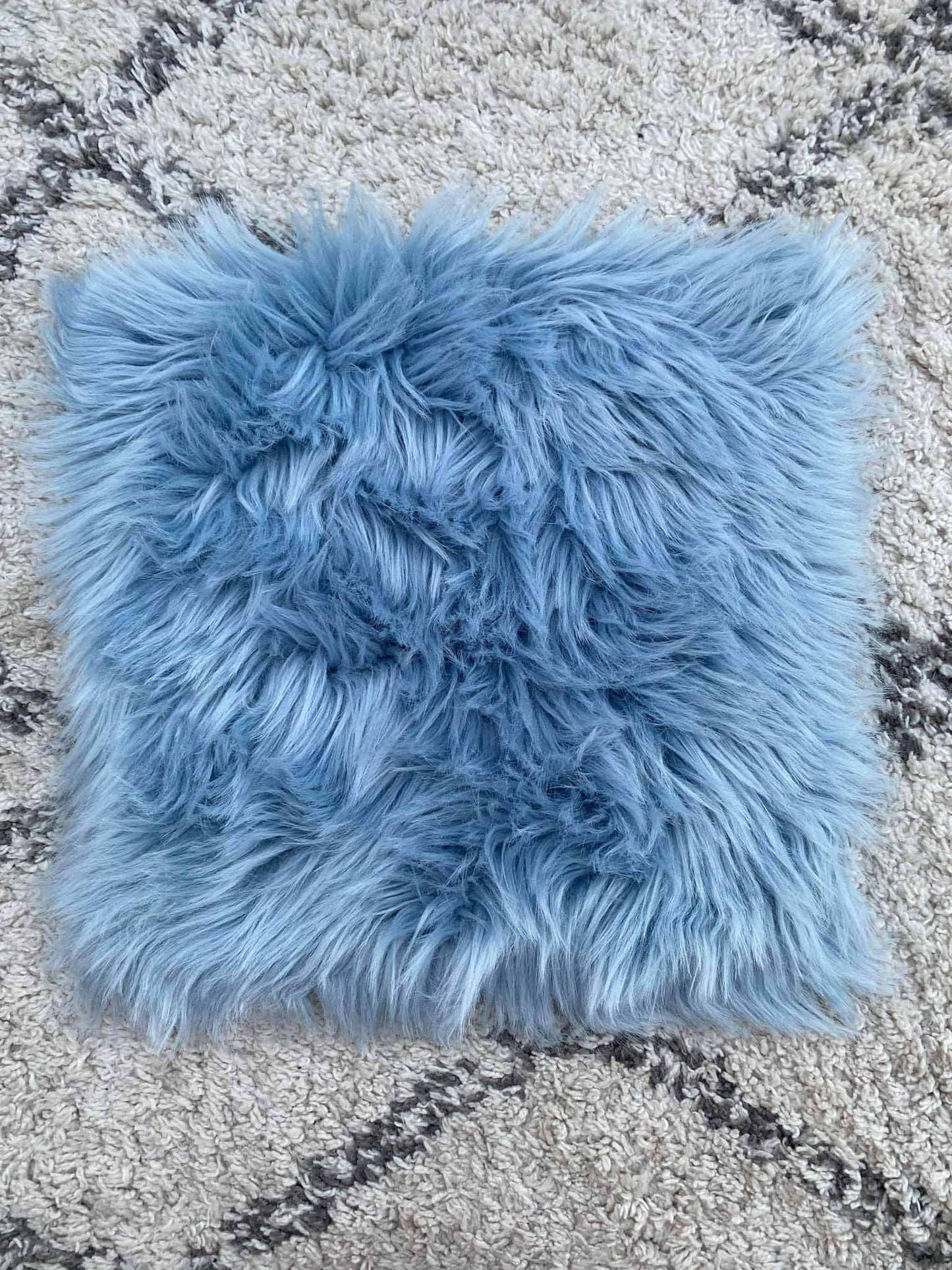 Sædehynde - Ice blue - Imiteret pels TILBUD - VIAMAJA.DK