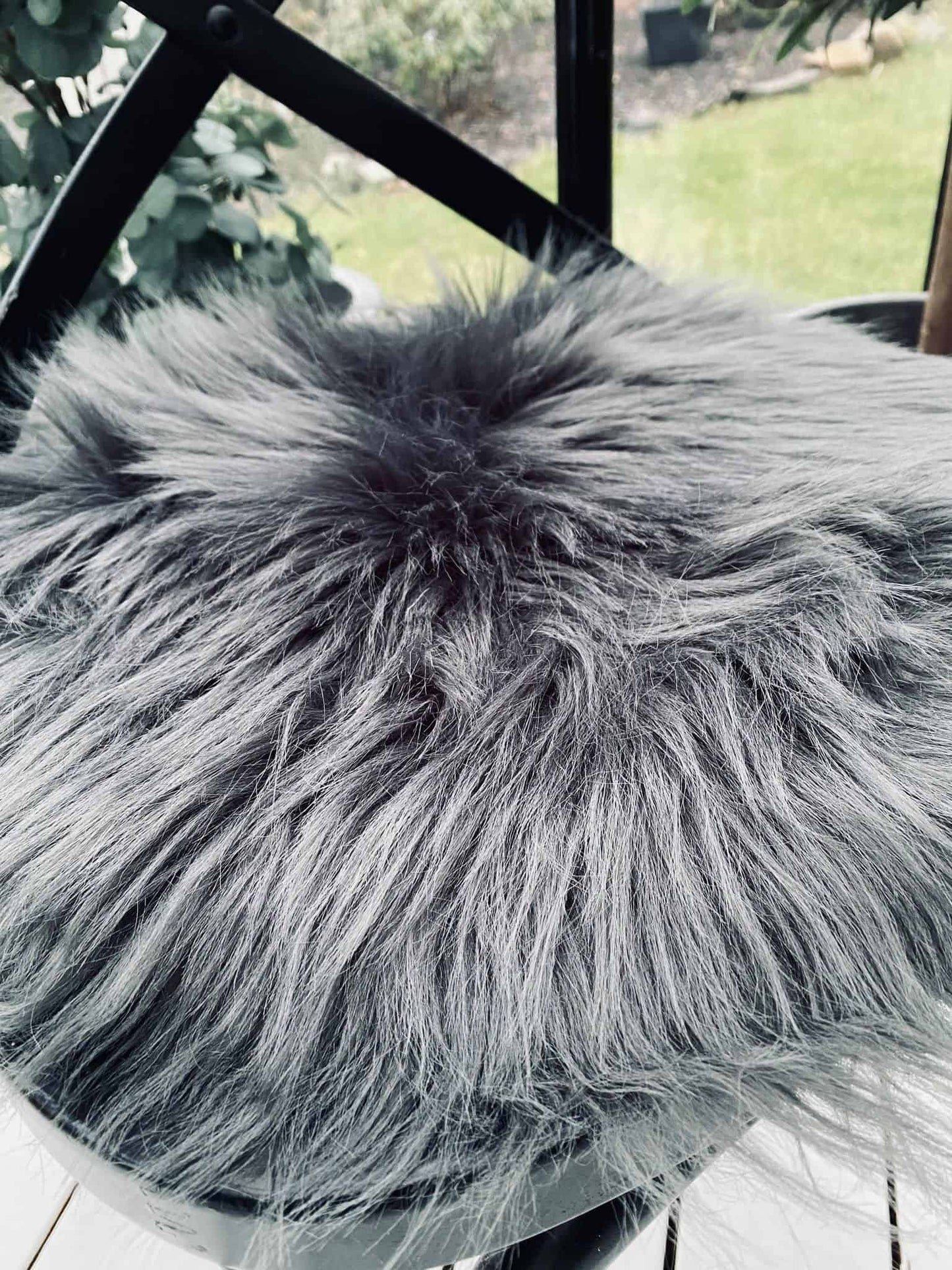 Sædehynde Tilbudspakke / Rund 4 stk – Imiteret pels – Mørk grå - VIAMAJA.DK