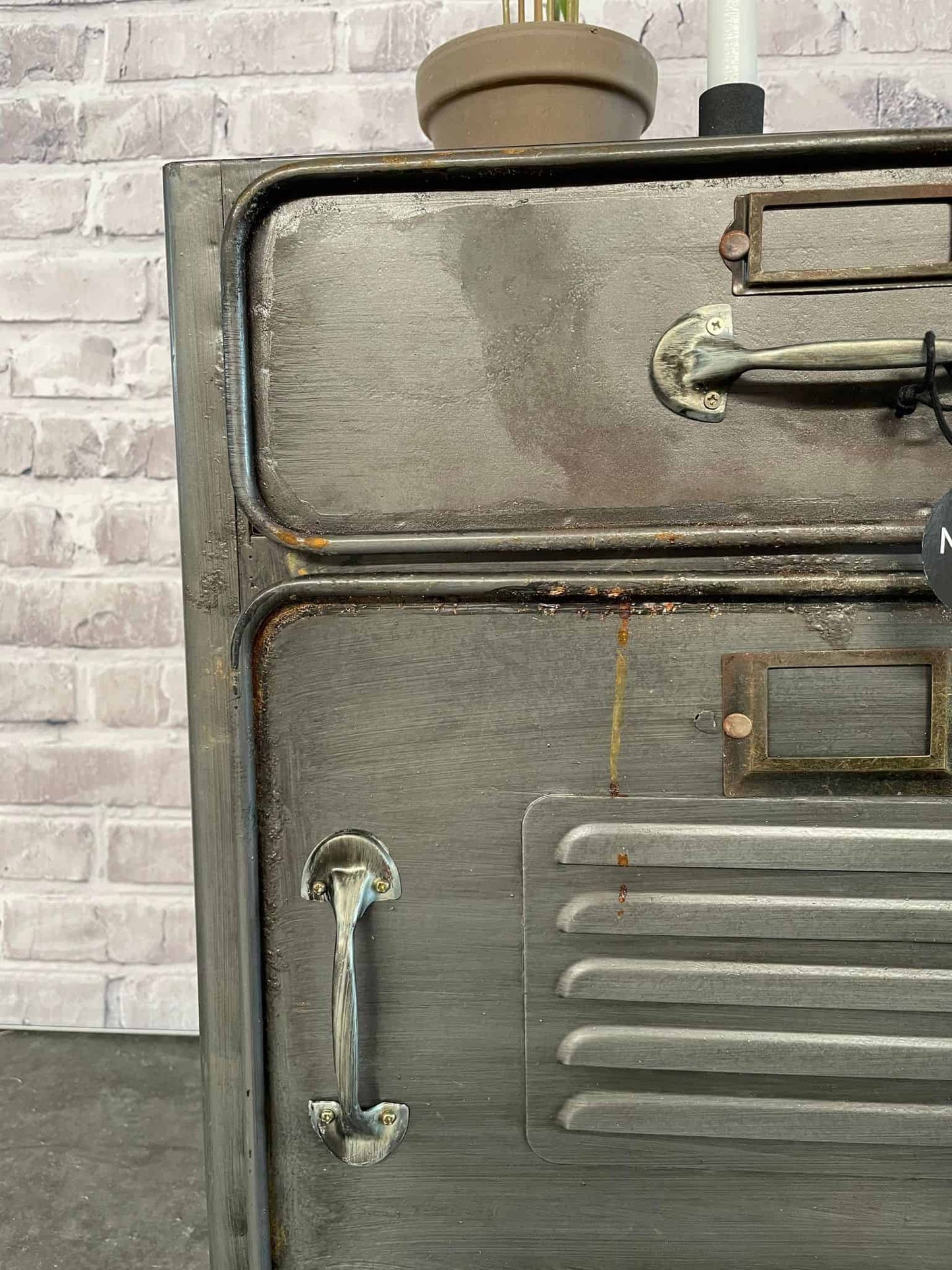 Skab / Sengebord på hjul - Udstillingsmodel - VIAMAJA.DK