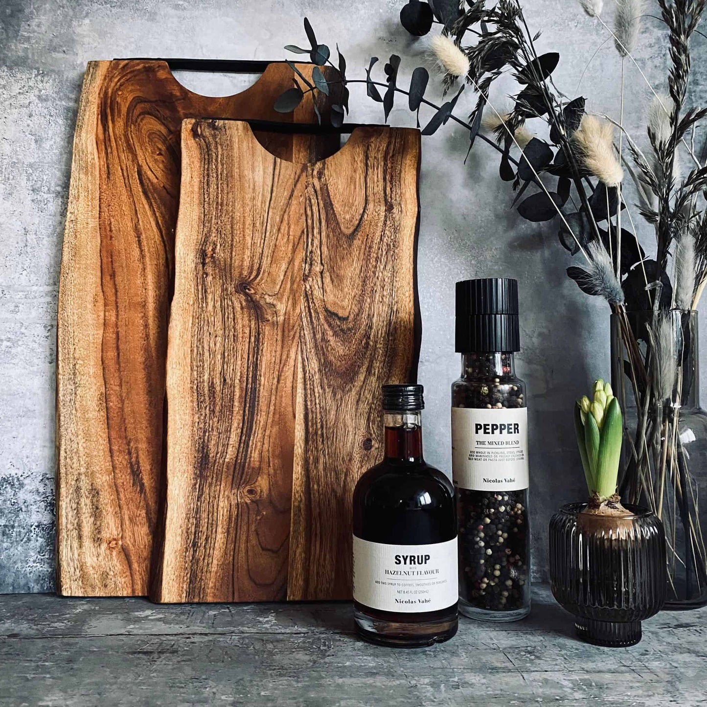 Skærebræt i olieret akacia træ - 45x22cm - VIAMAJA.DK