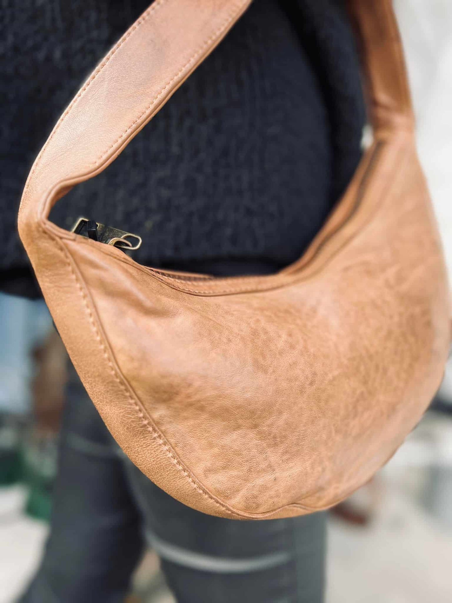 Skuldertaske CELIA Chestnut – blød og kraftig - VIAMAJA.DK