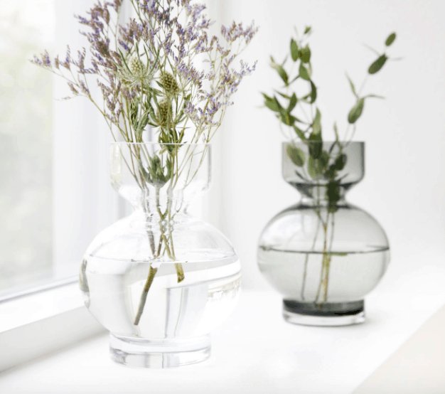 Smuk Lowa-vase i røgfarvet glas - VIAMAJA.DK