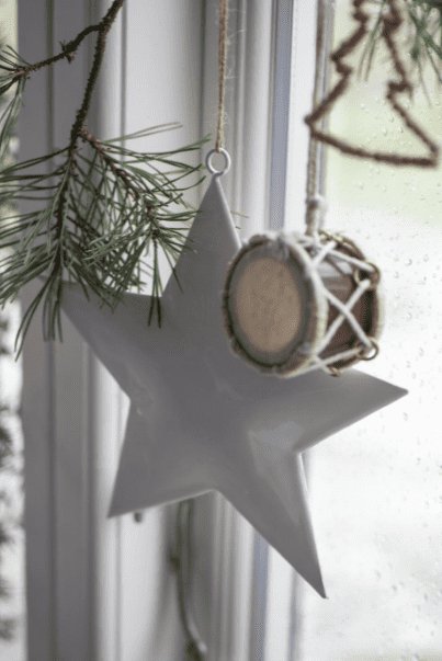 Stjerne t/ophæng m/jutesnor – Mellem Hvid - VIAMAJA.DK
