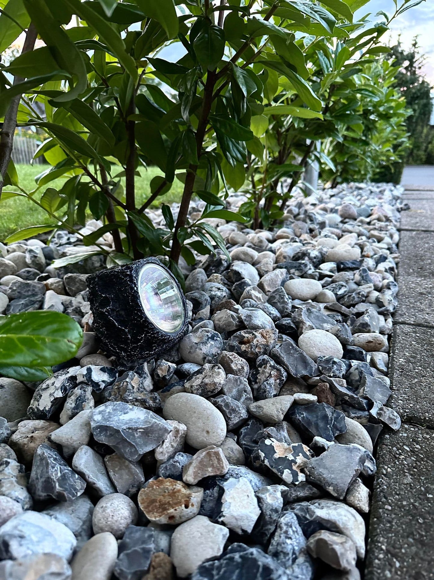 Stone med solceller - Sort - VIAMAJA.DK