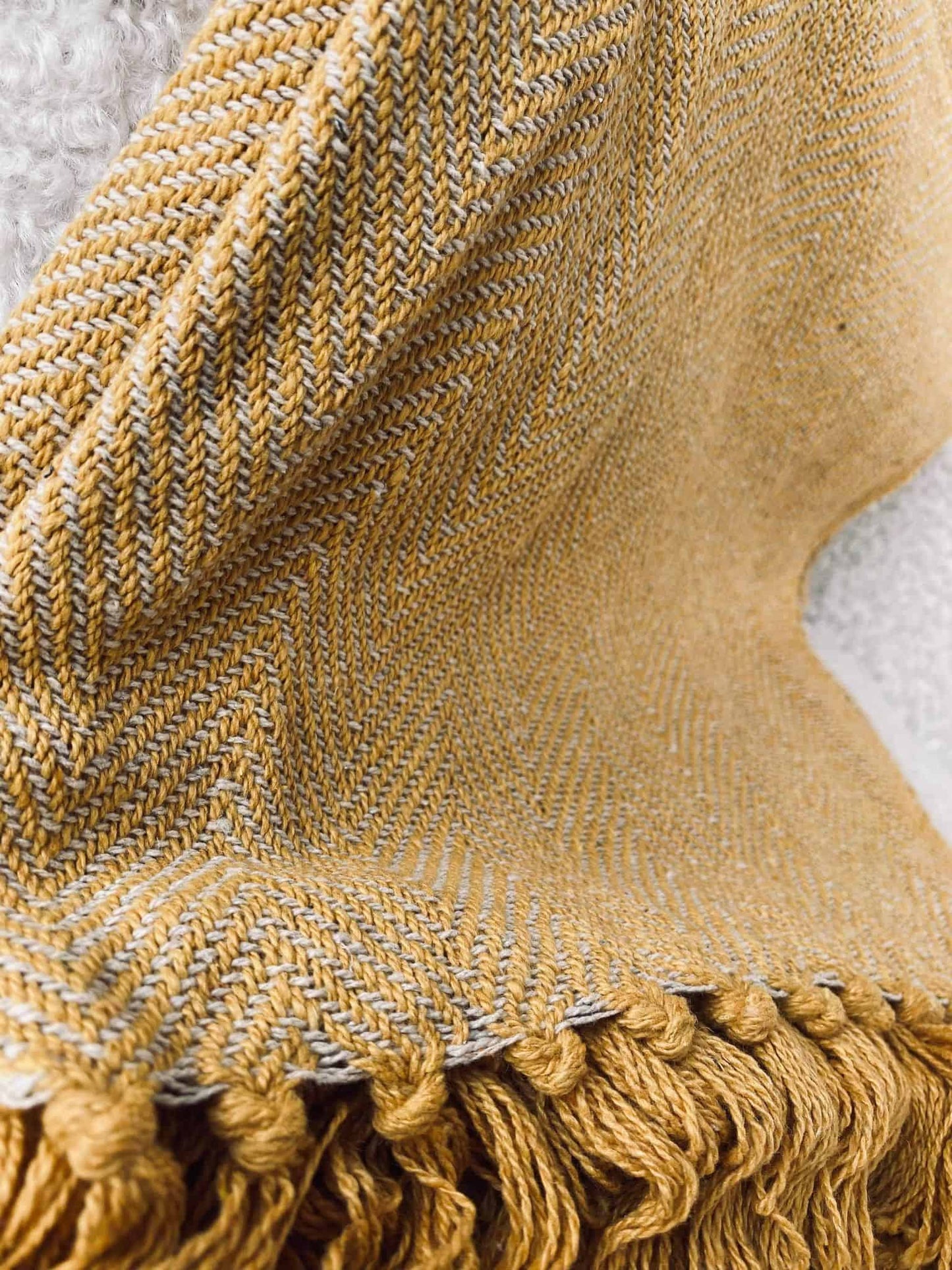 Tæppe i flot sennepsgul - VIAMAJA.DK