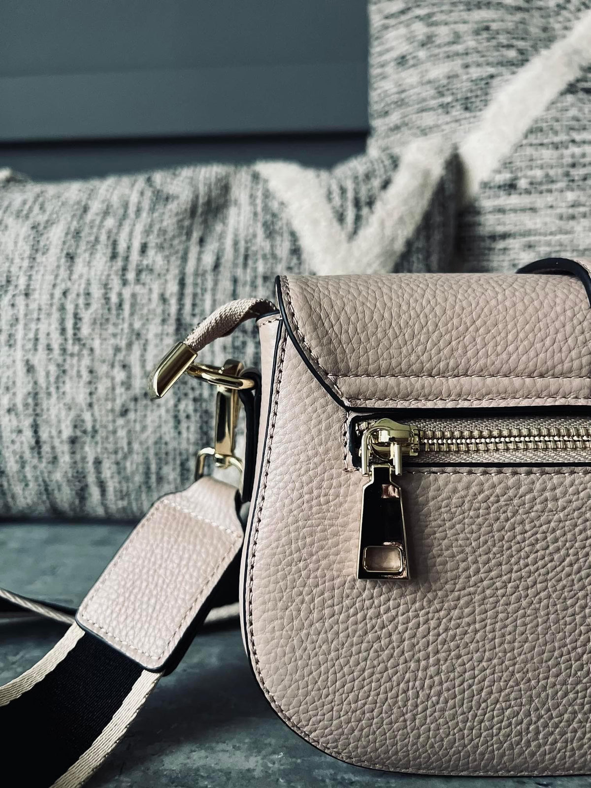 Taske NIMA med lux rem - Beige læder - VIAMAJA.DK