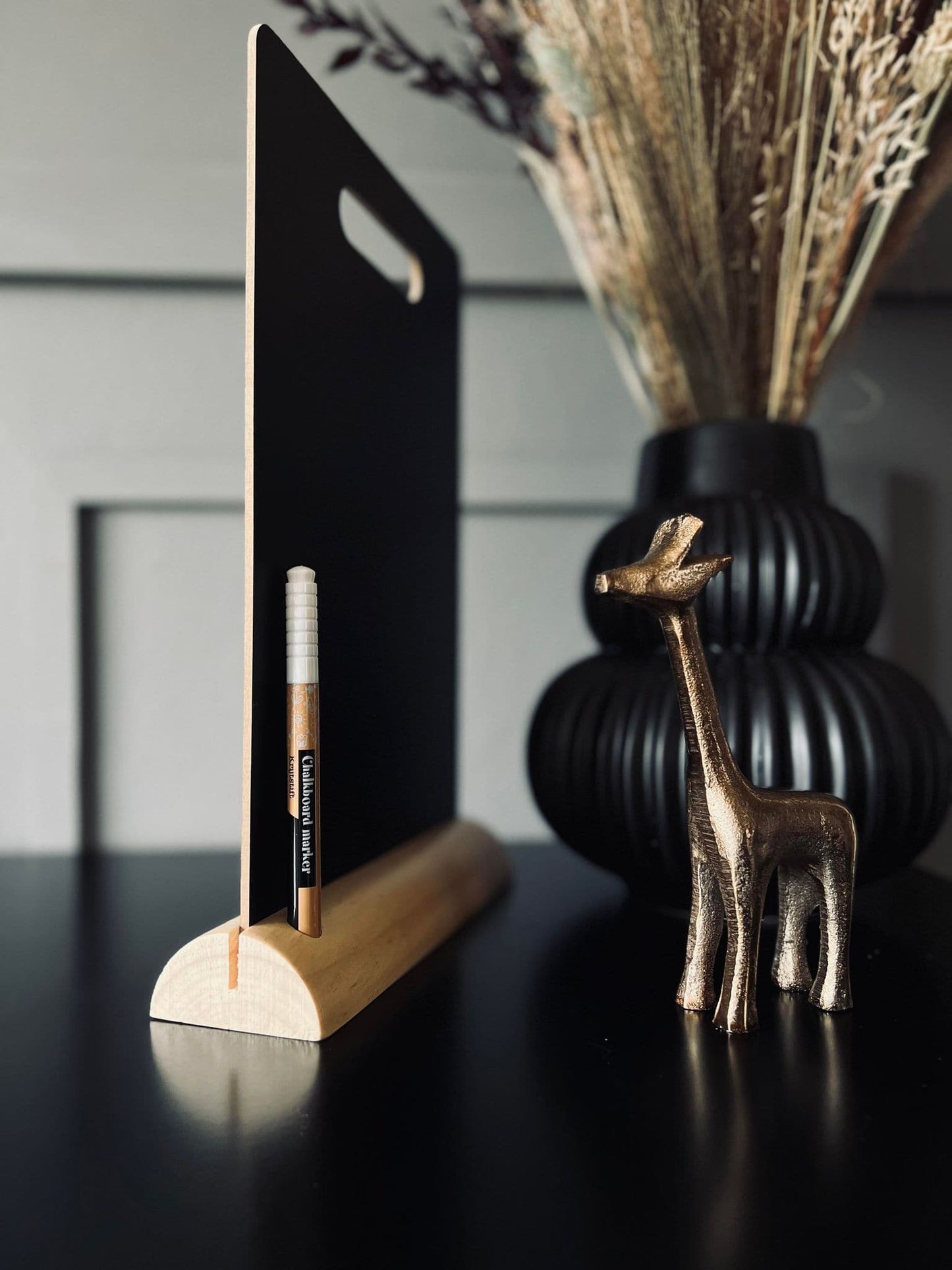 Tavle skilt - Holder og tusch medfølger - VIAMAJA.DK