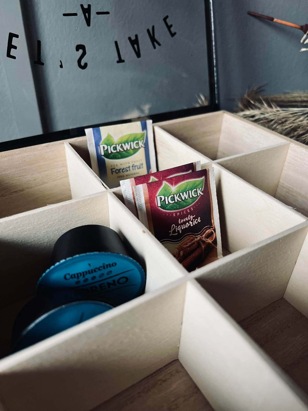 TEA BOX med skrift på glaslåg - VIAMAJA.DK
