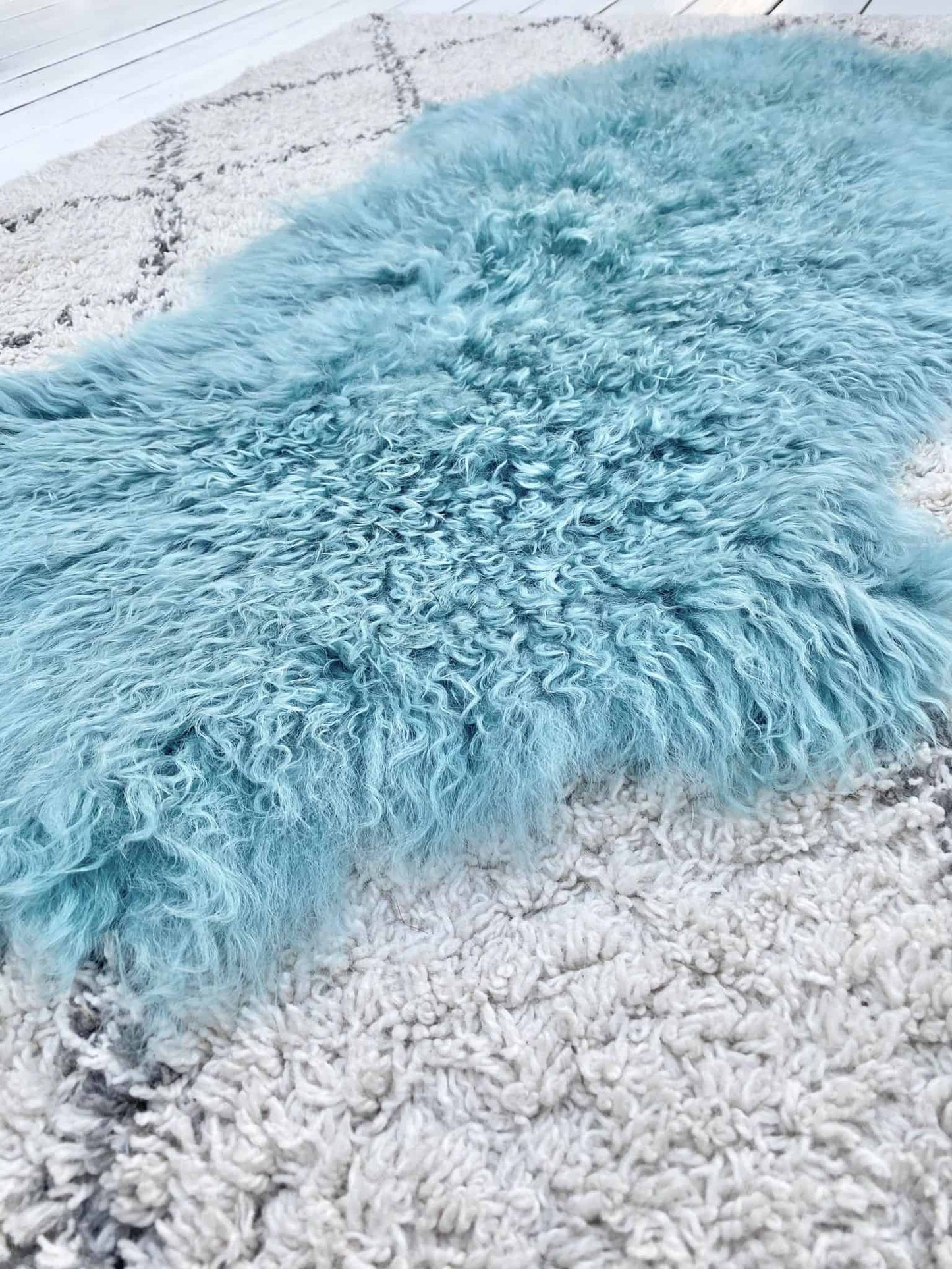 Tibetansk lammeskind - Turkis - 2.Sortering - VIAMAJA.DK