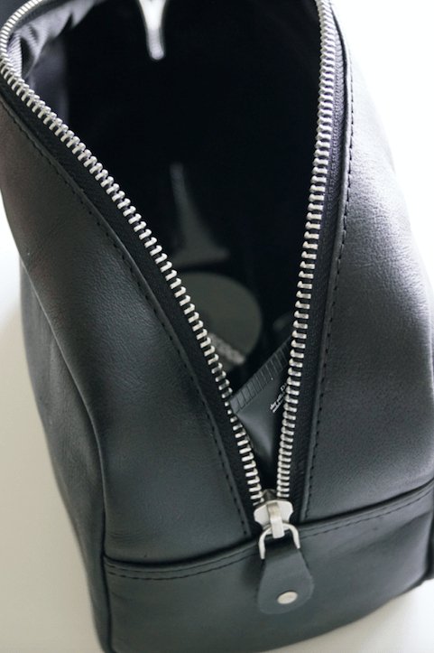 Toilettaske i sort læder - Unisex - VIAMAJA.DK