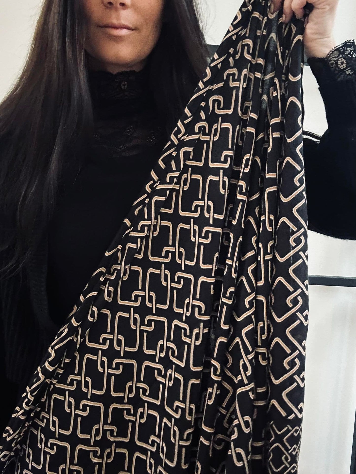 Tørklæde - Black escape - VIAMAJA.DK