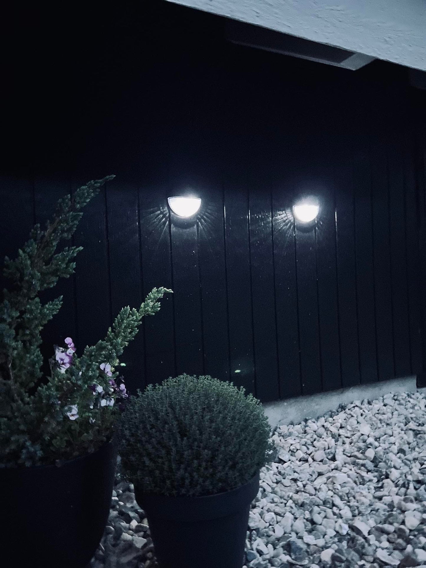 Væglampe med solceller - VIAMAJA.DK