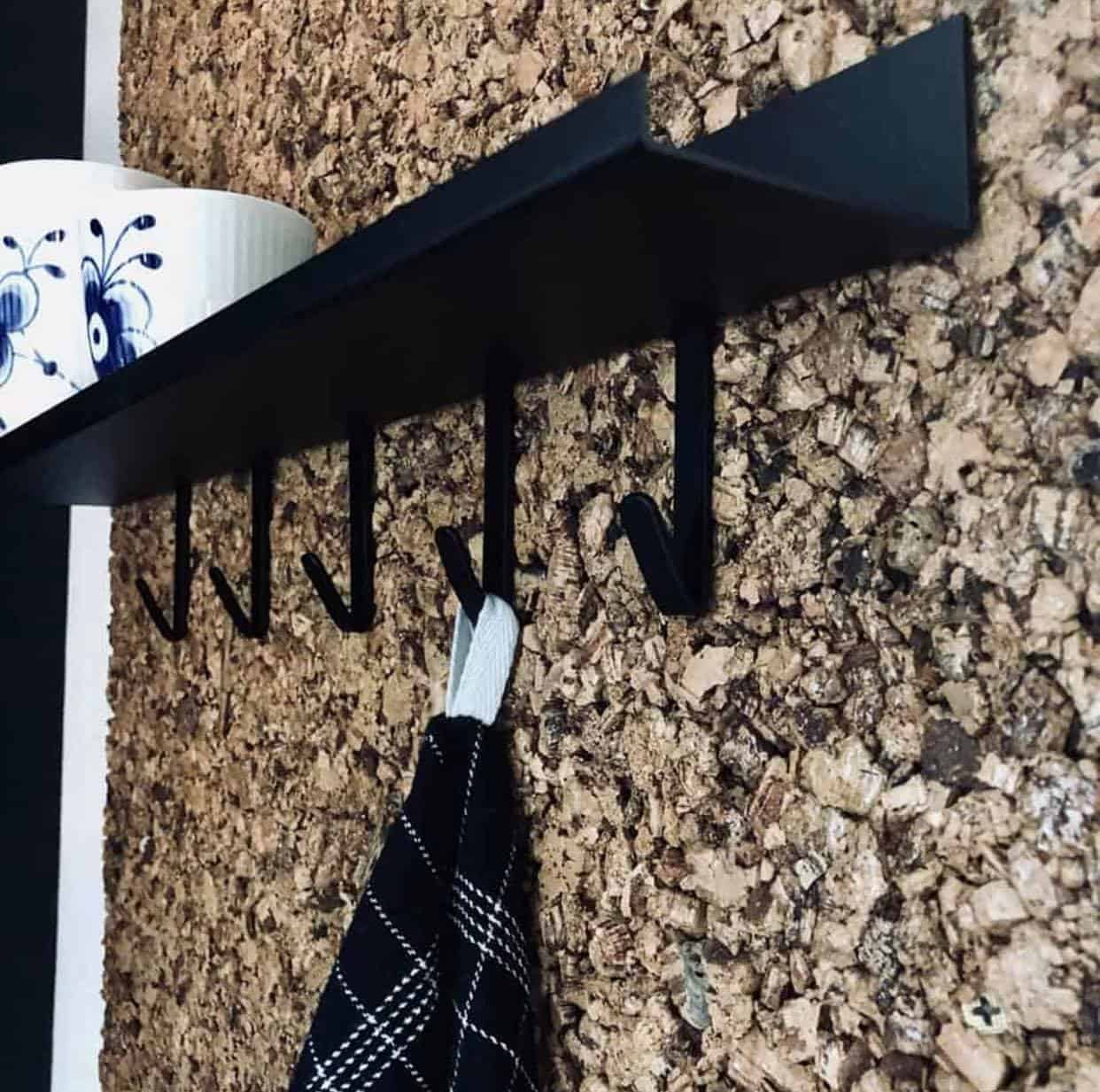 VIAMAJA Hylde med knager - Sort - VIAMAJA.DK