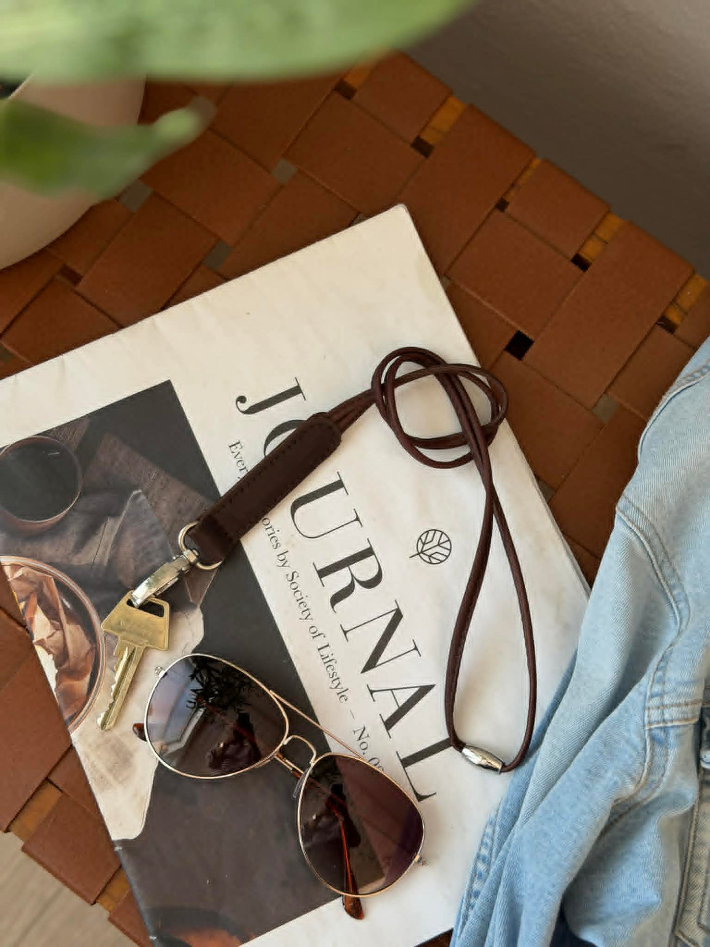 Keyhanger dark brown