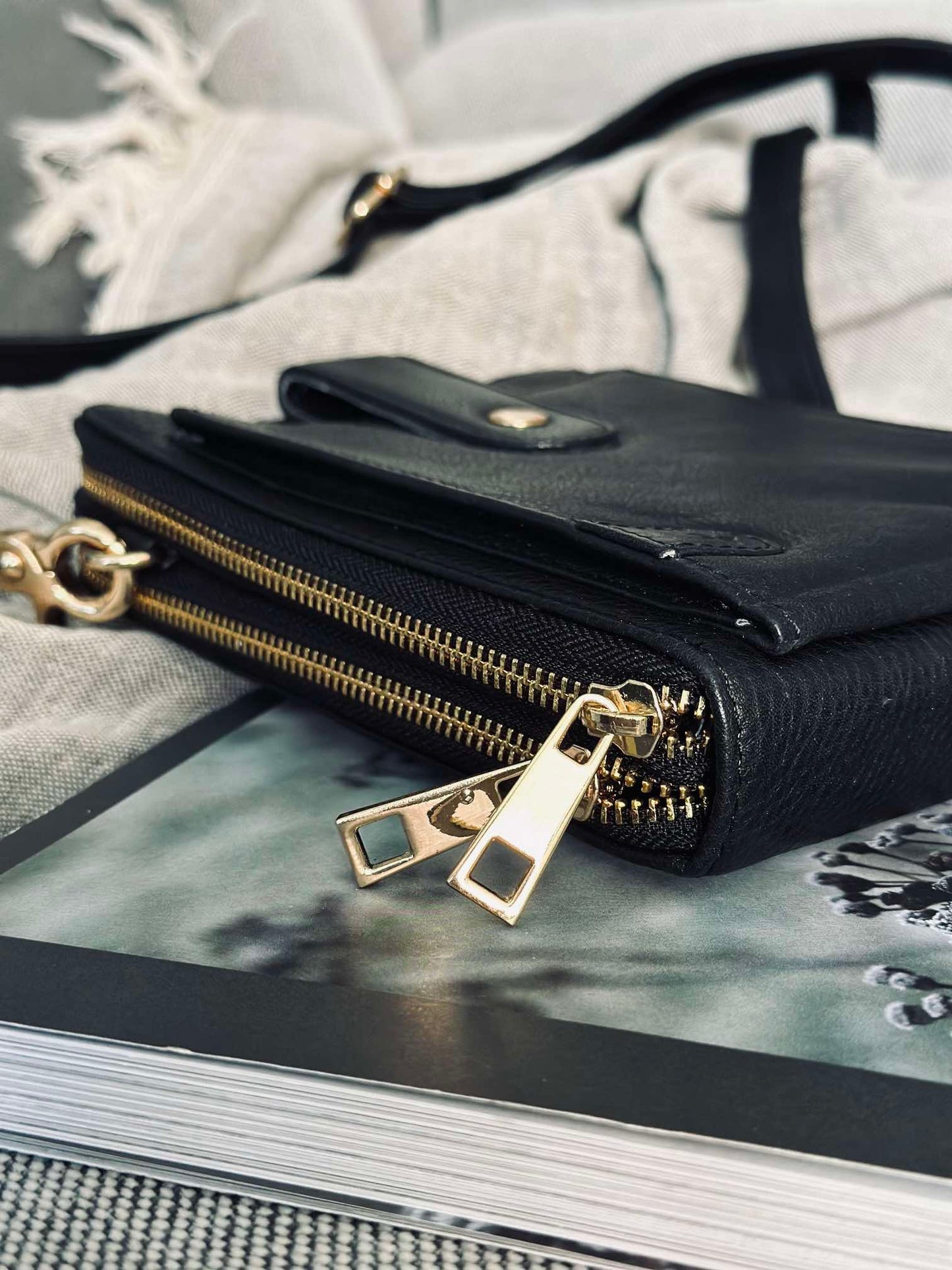 Crossover Posh - Black / Gold