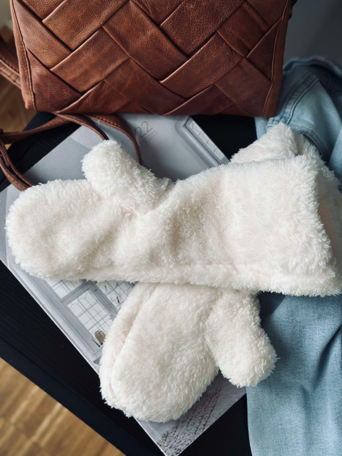 Luffer - White fleece