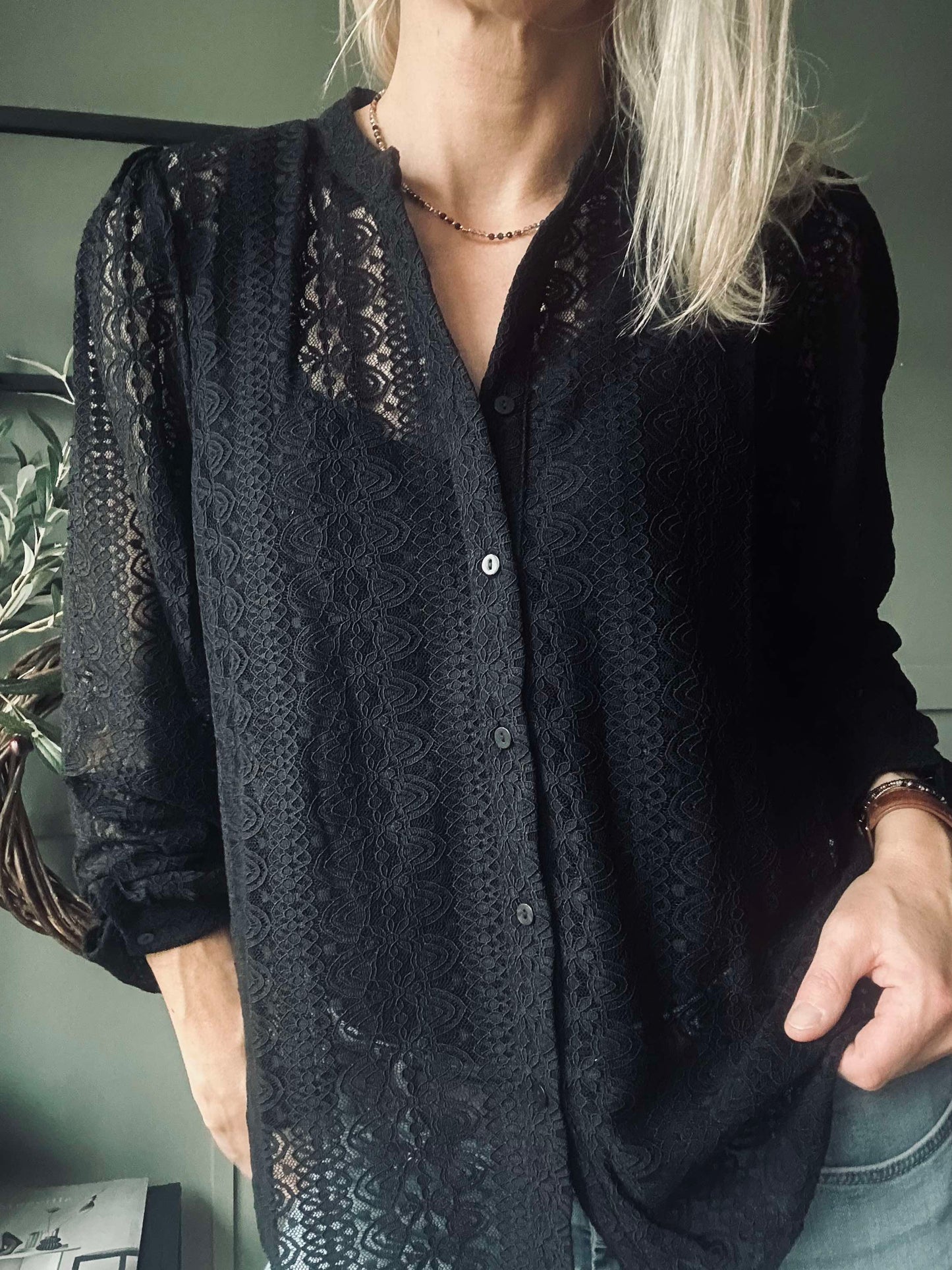 Skjorte med blonde – Black