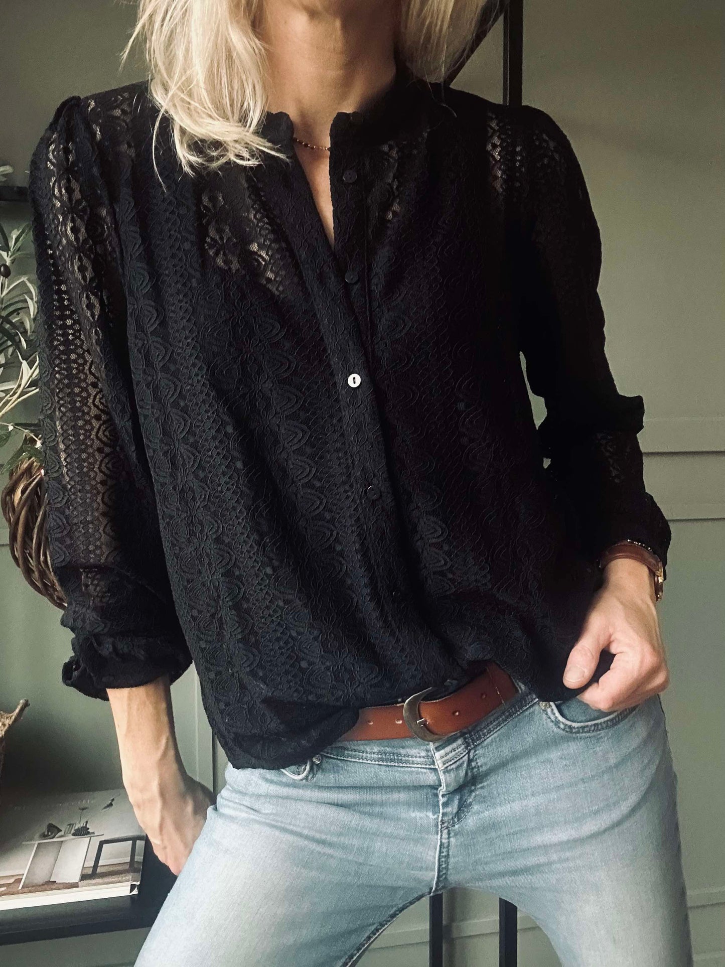 Skjorte med blonde – Black