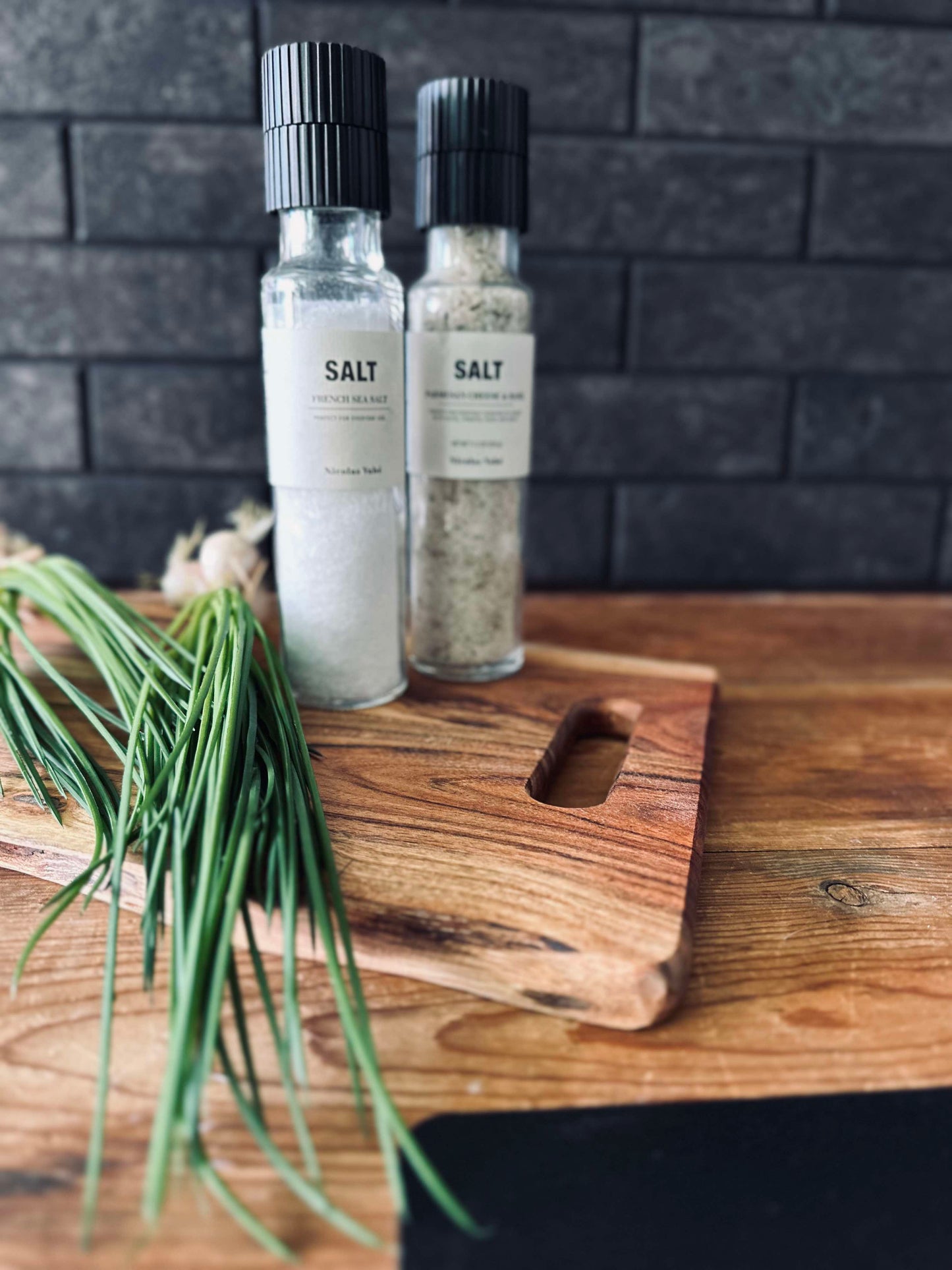 Skærebræt i olieret akacietræ