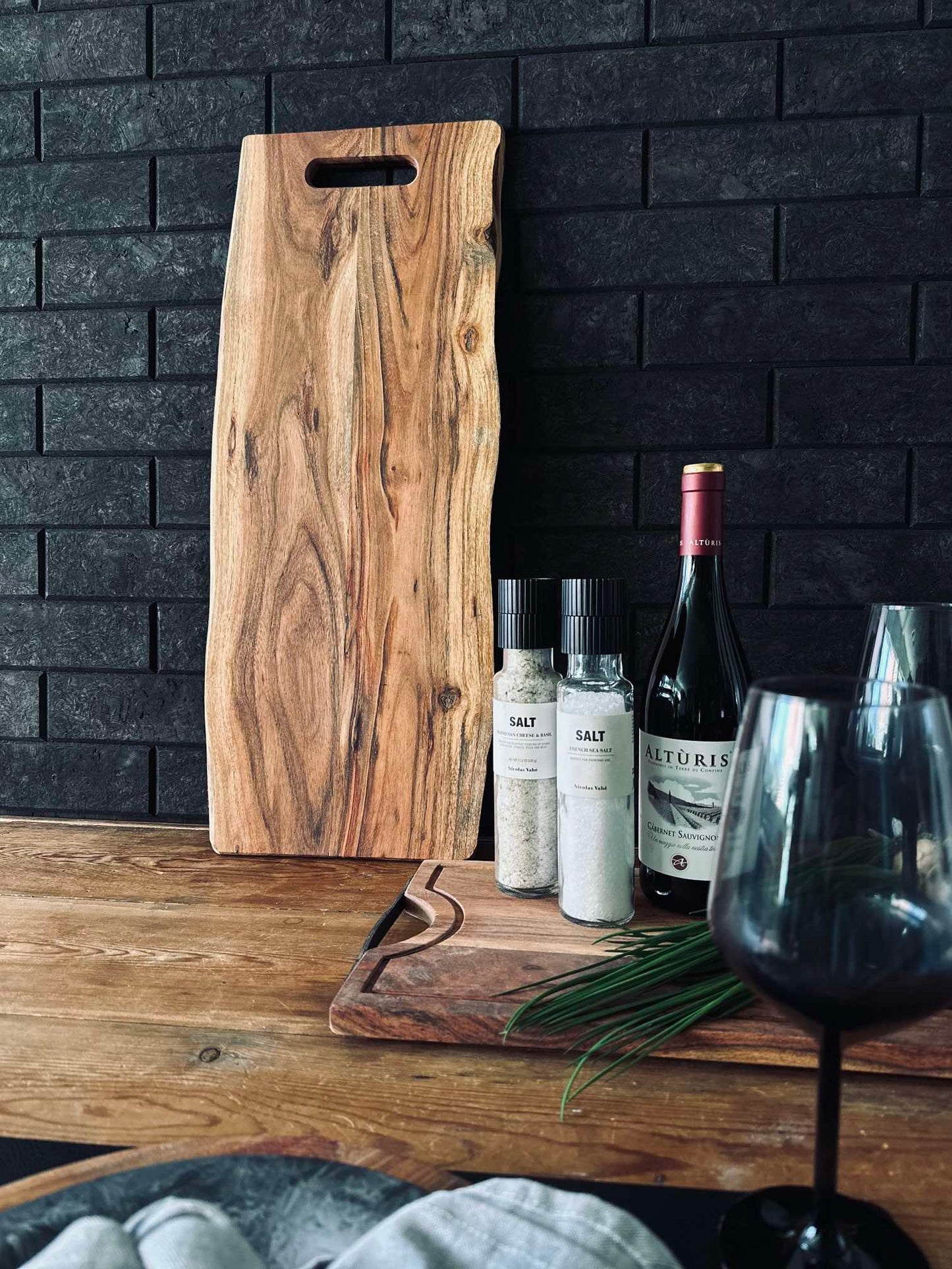 Skærebræt i olieret akacietræ