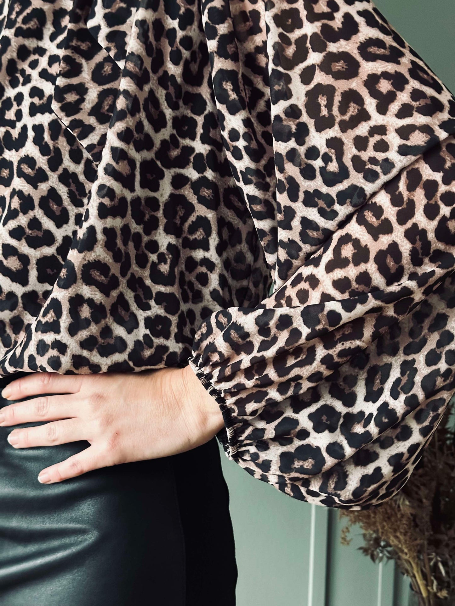 Bluse m. Sløjfe - Leopard