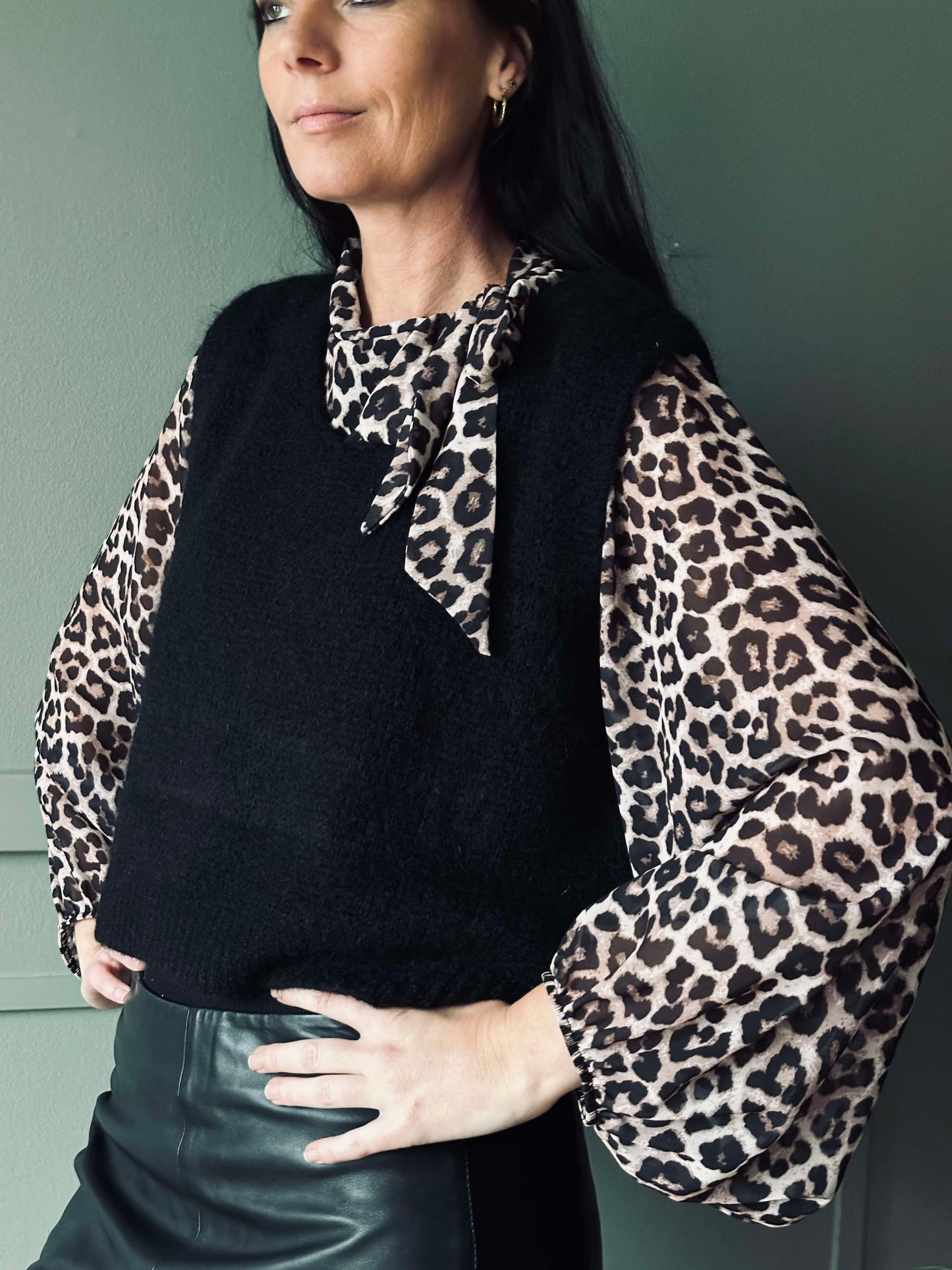 Bluse m. Sløjfe - Leopard
