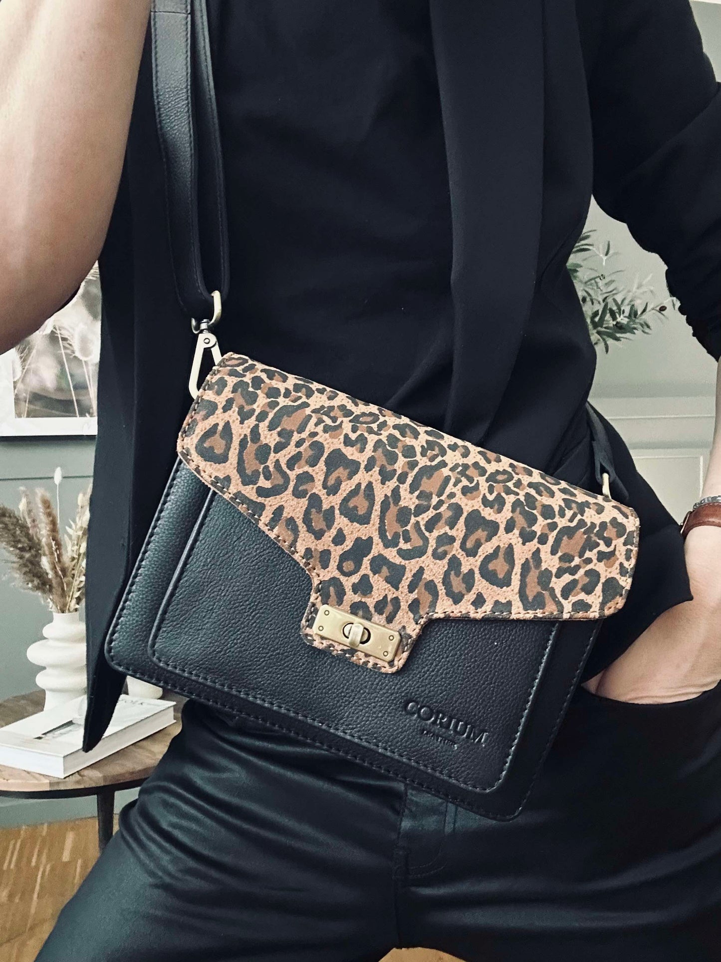 Crossover boxbag - Dark leopard