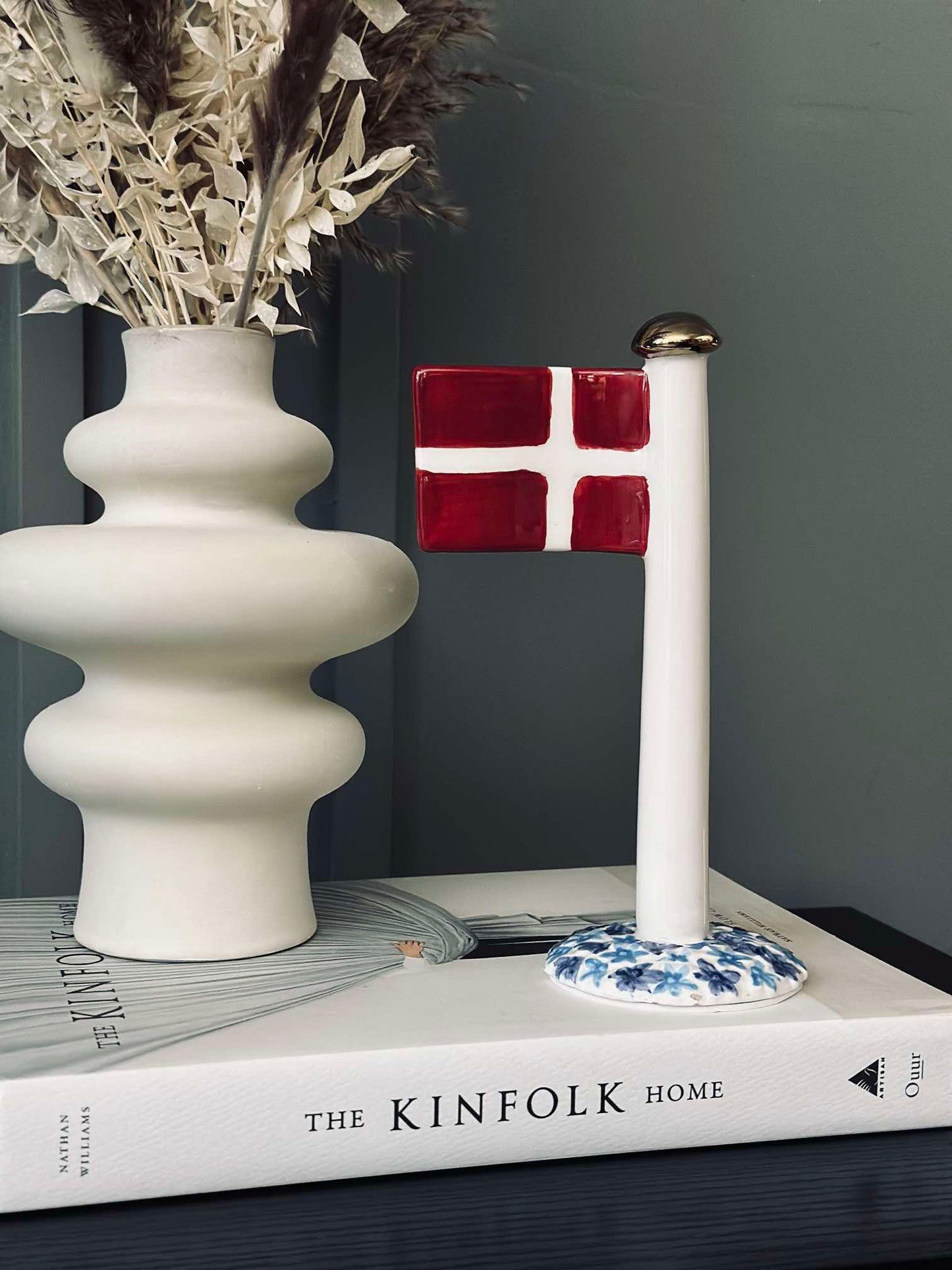 Flag keramik – Dannebrog m. blå fod