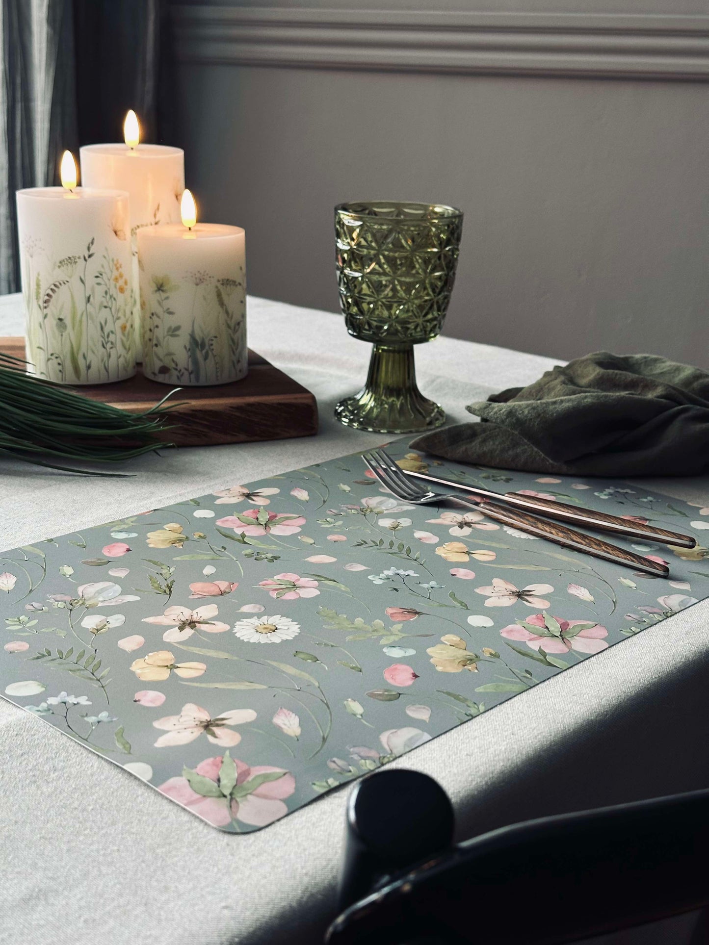 Dækkeserviet Flora - Grå