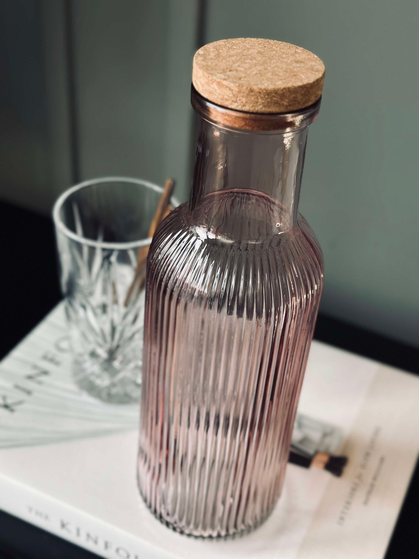 Vandflaske med korkprop – Rose 1 ltr.