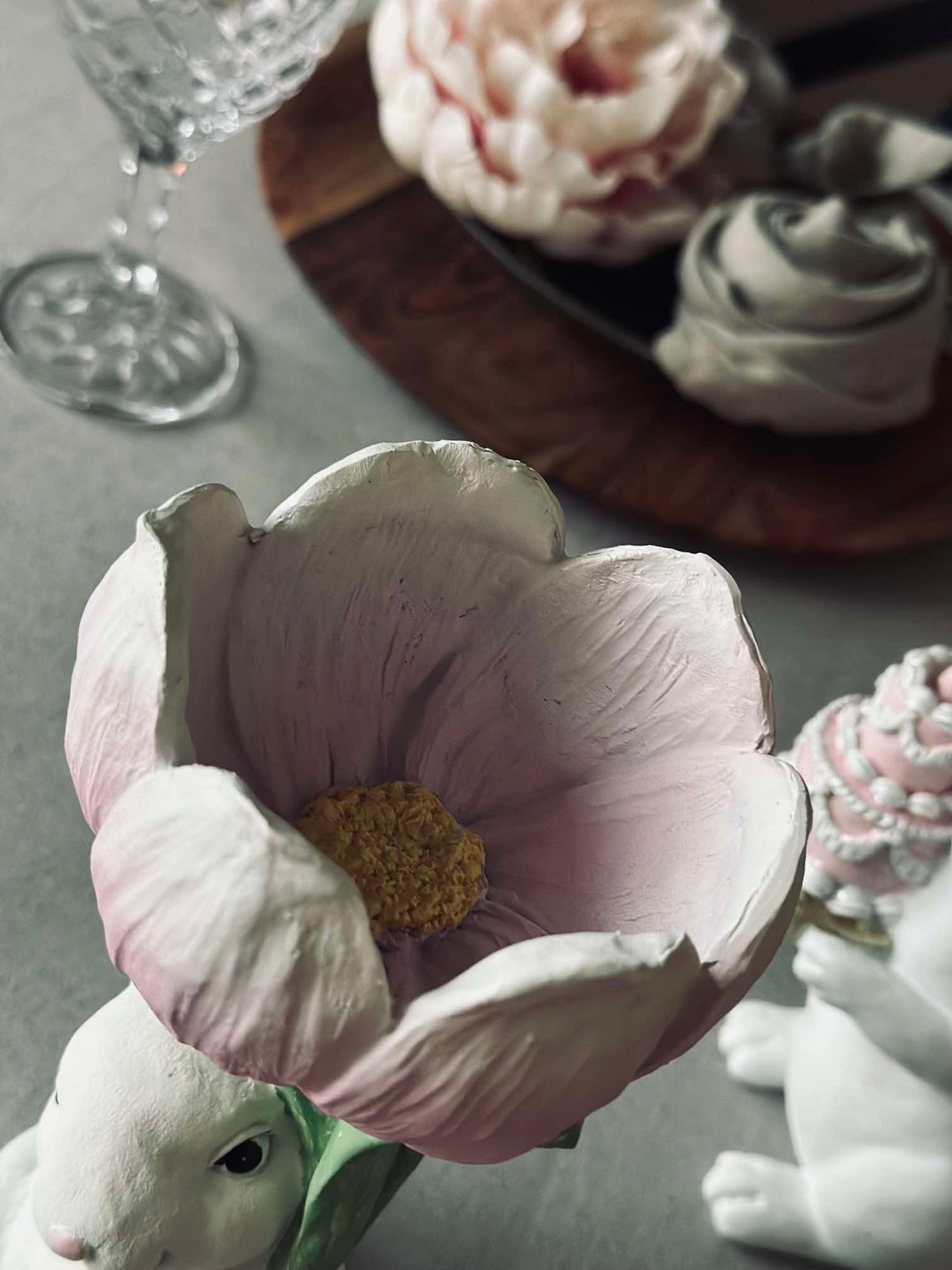Kanin med blomst