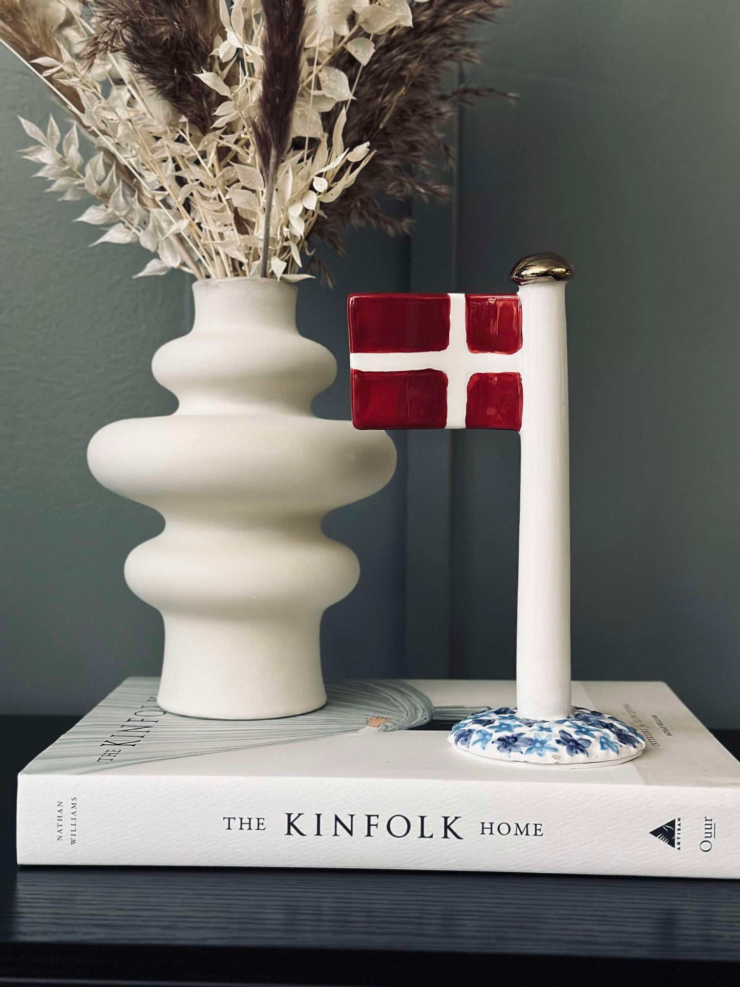 Flag keramik – Dannebrog m. blå fod