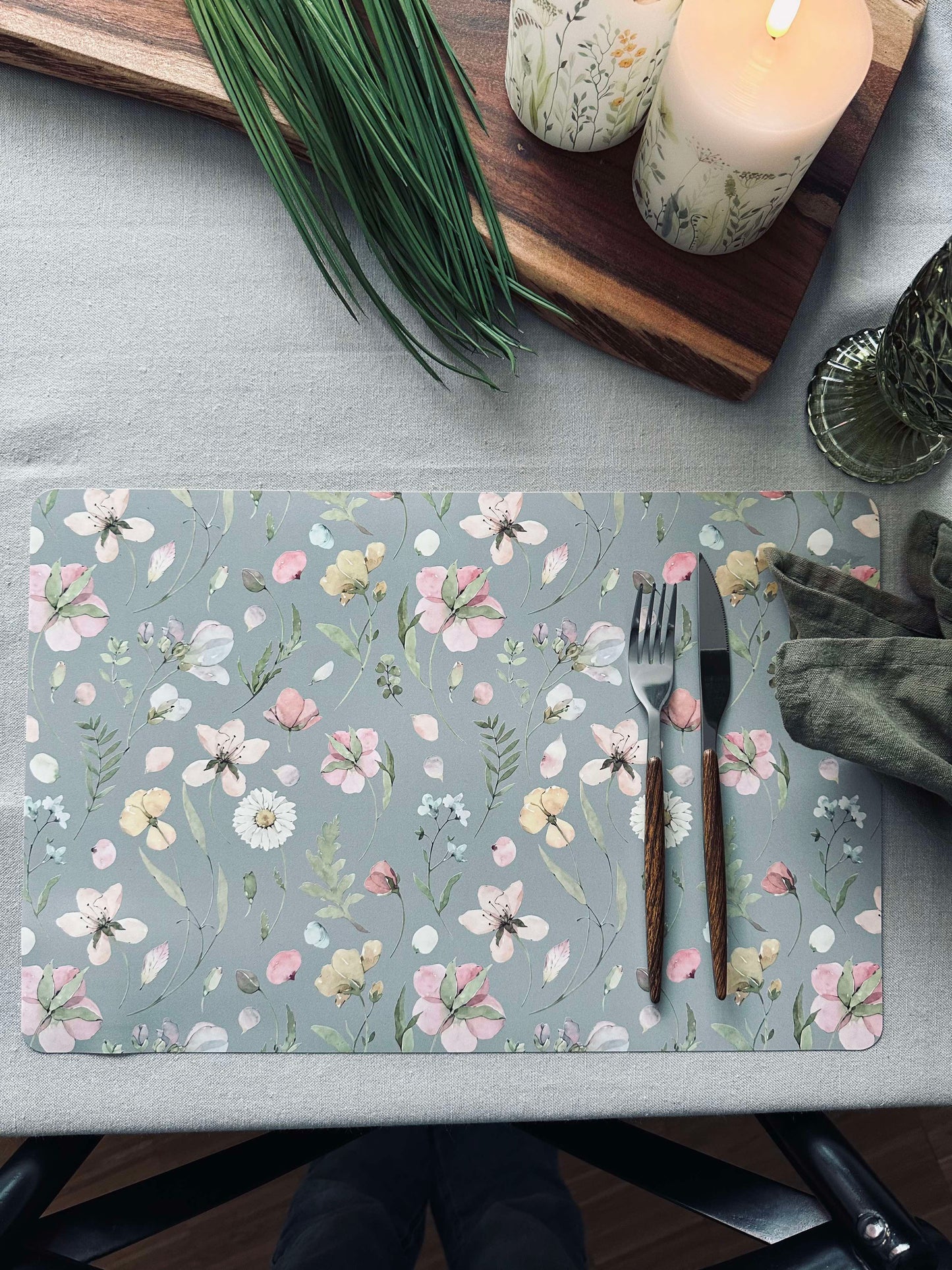 Dækkeserviet Flora - Grå