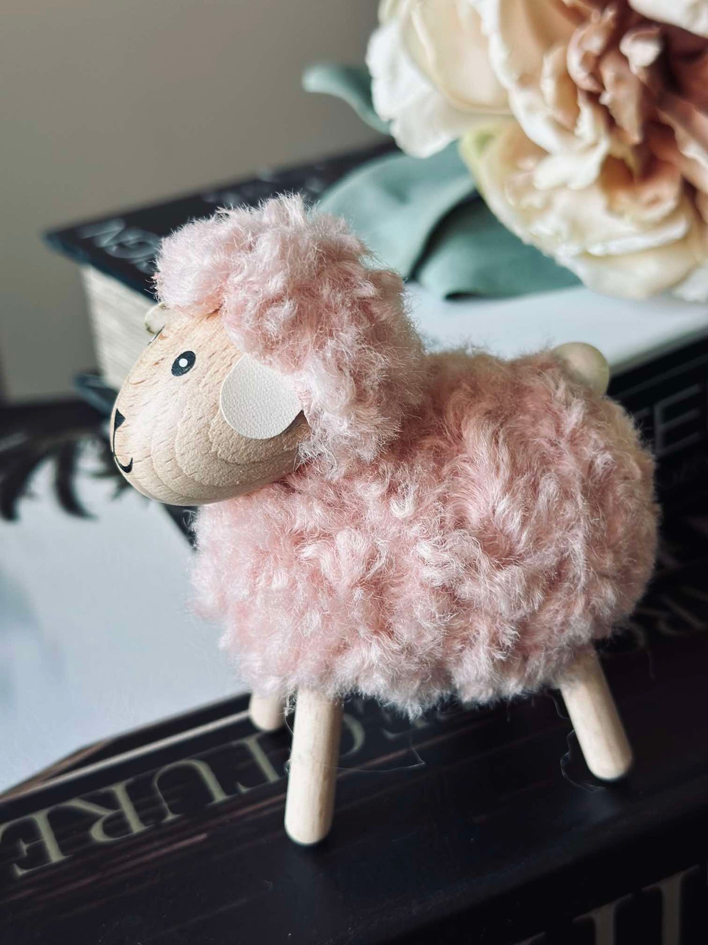 Får i træ med pels - Rosa